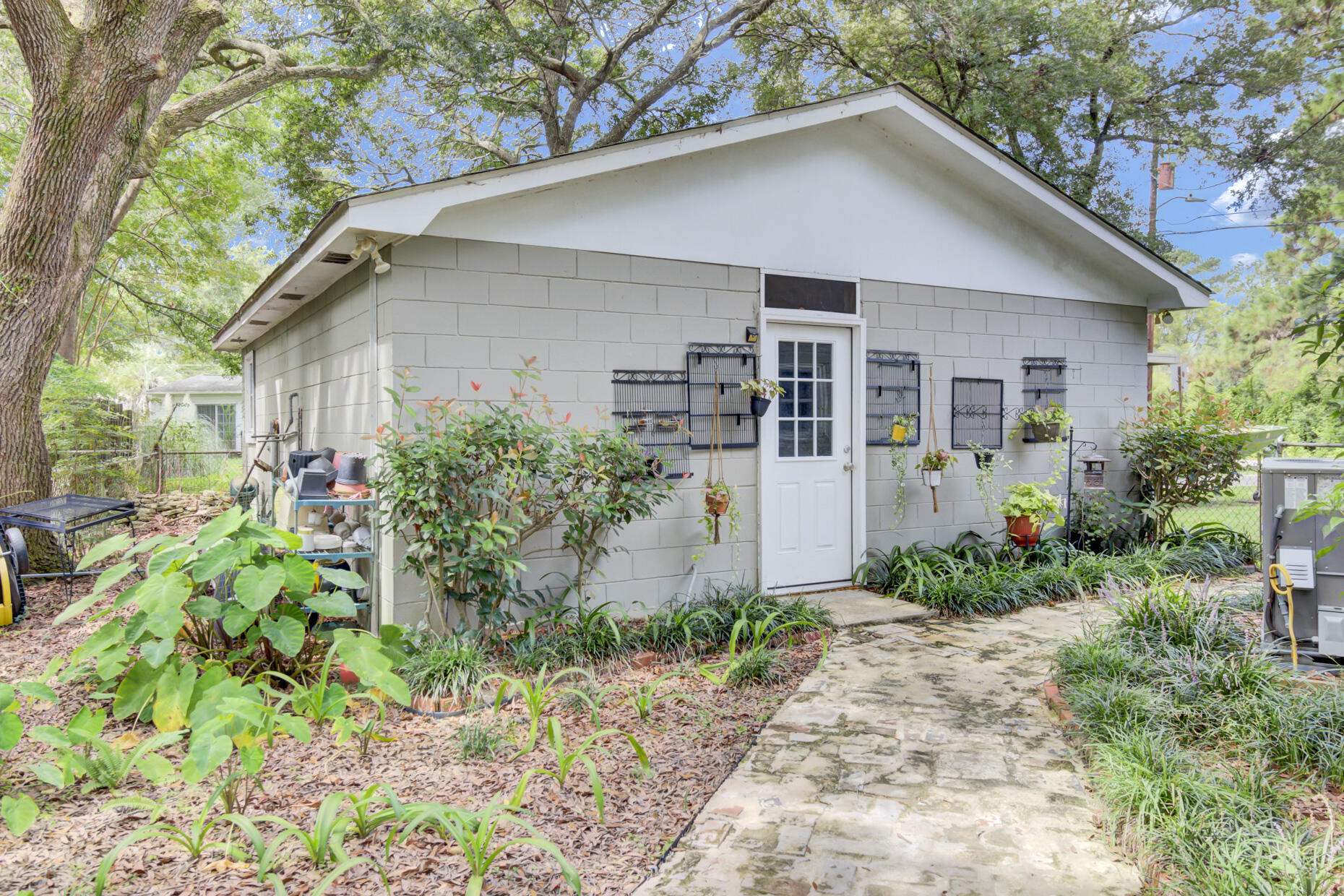 Charleston, South Carolina, 29407, United States, 4 Bedrooms Bedrooms, ,2 BathroomsBathrooms,Residential,For Sale,1950272