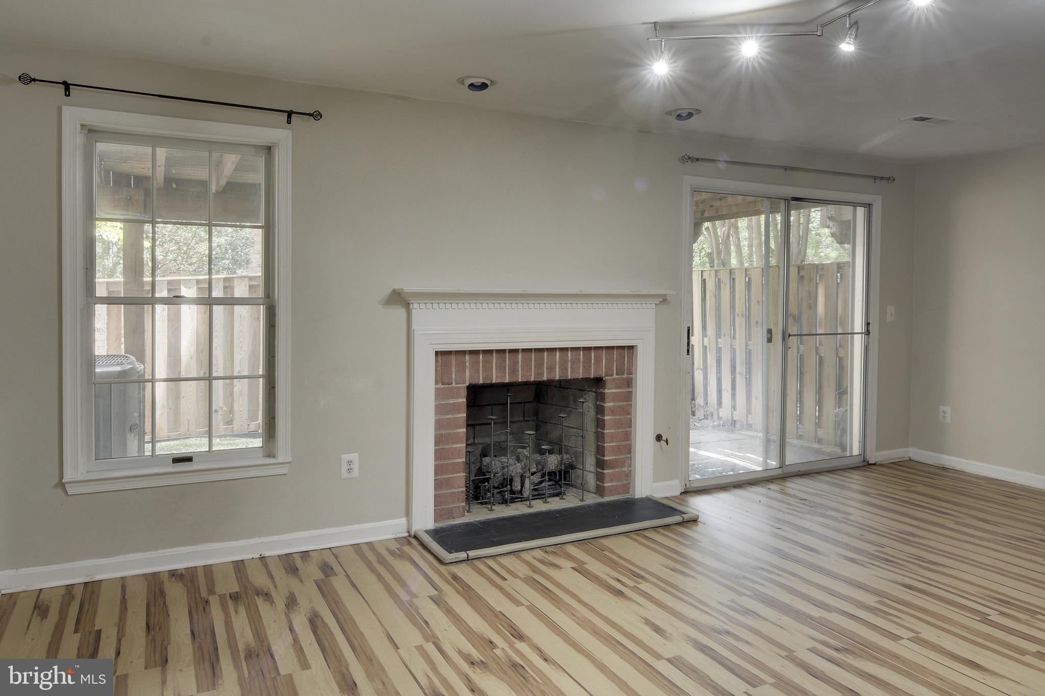 Centreville, Virginia, 20120, United States, 4 Bedrooms Bedrooms, ,3 BathroomsBathrooms,Residential,For Sale,1920404