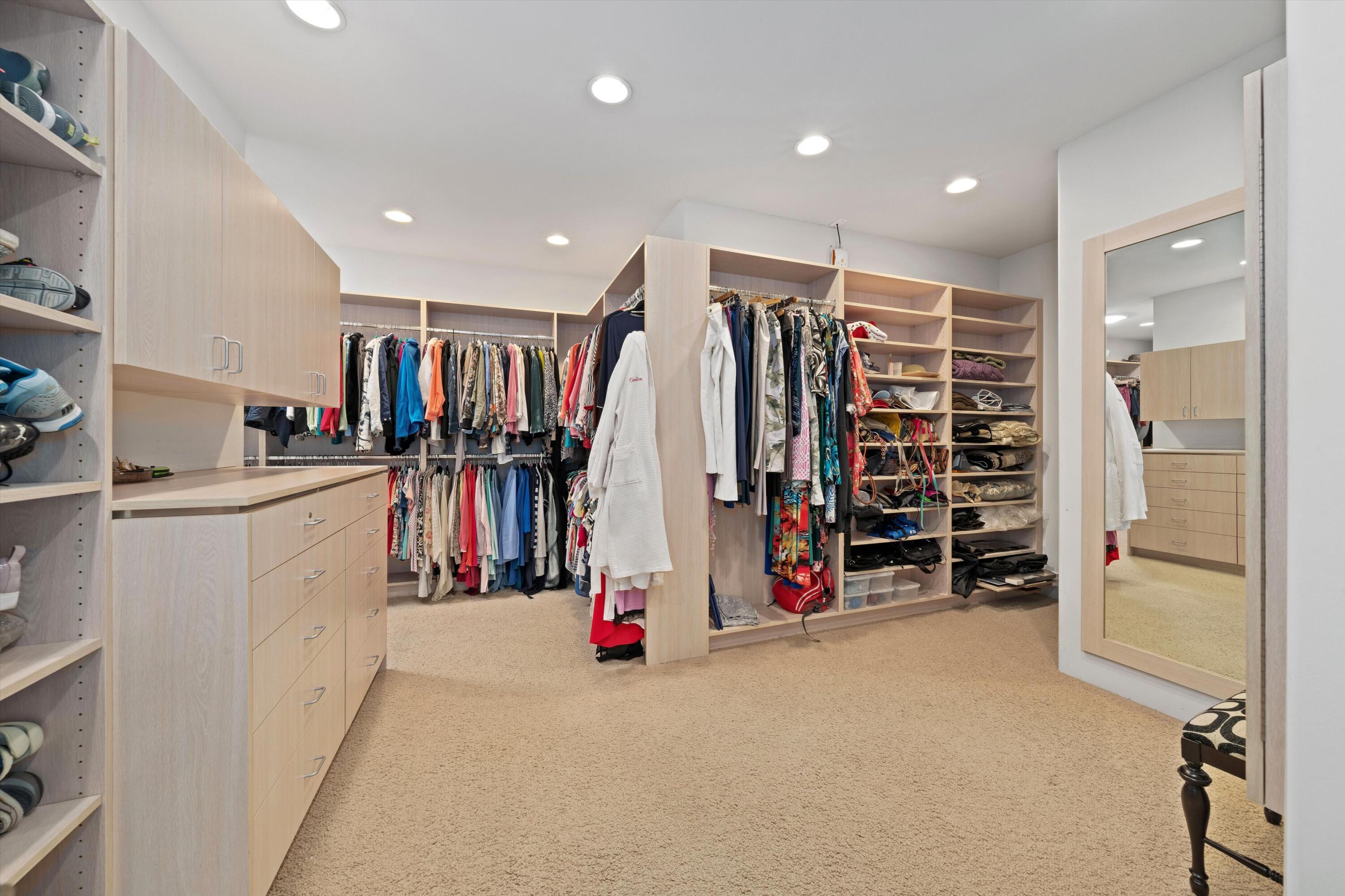 Palm Desert, California, 92260, United States, 4 Bedrooms Bedrooms, ,6 BathroomsBathrooms,Residential,For Sale,2002034