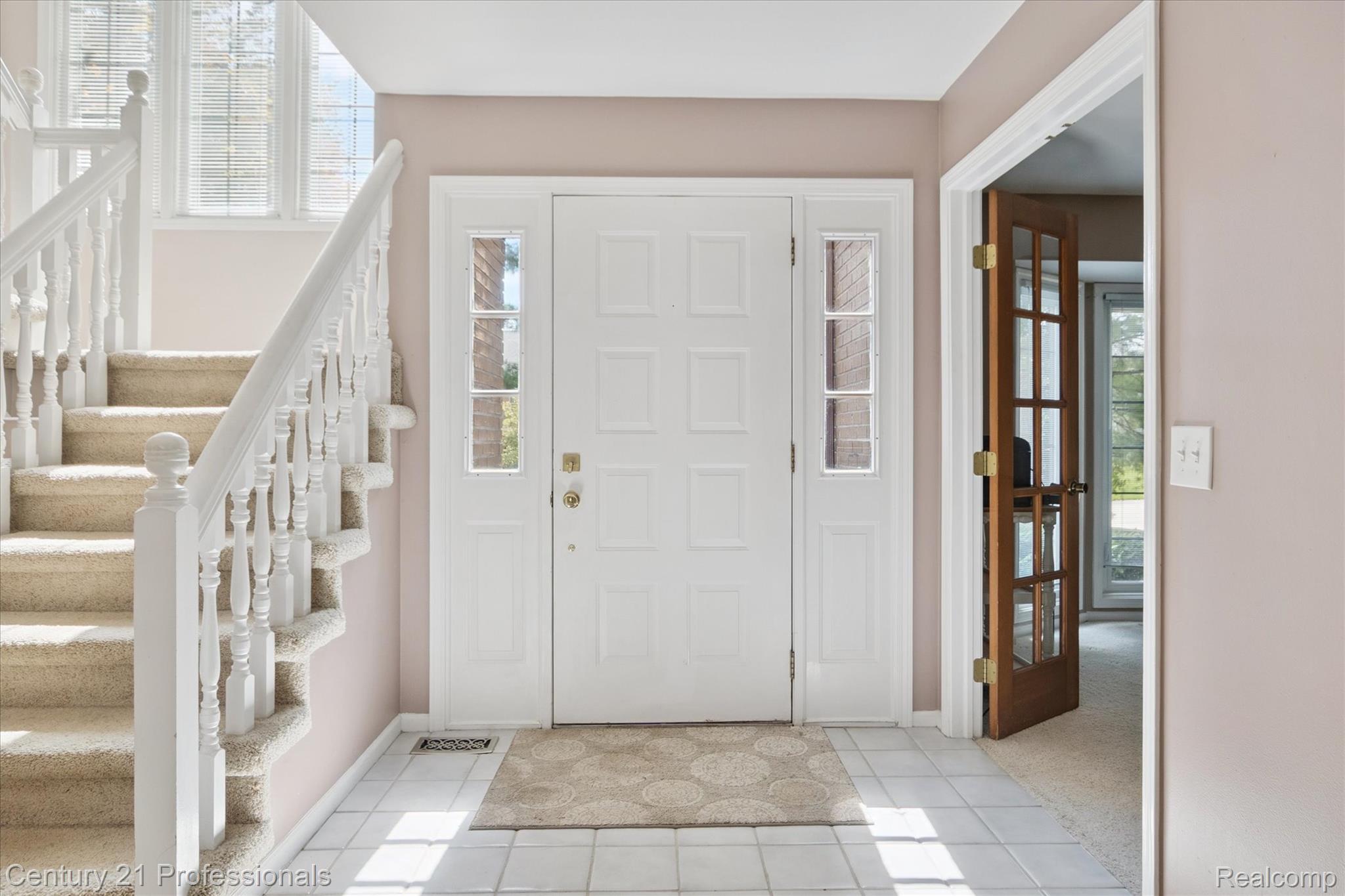 Northville, Michigan, 48167, United States, 4 Bedrooms Bedrooms, ,3 BathroomsBathrooms,Residential,For Sale,1980855