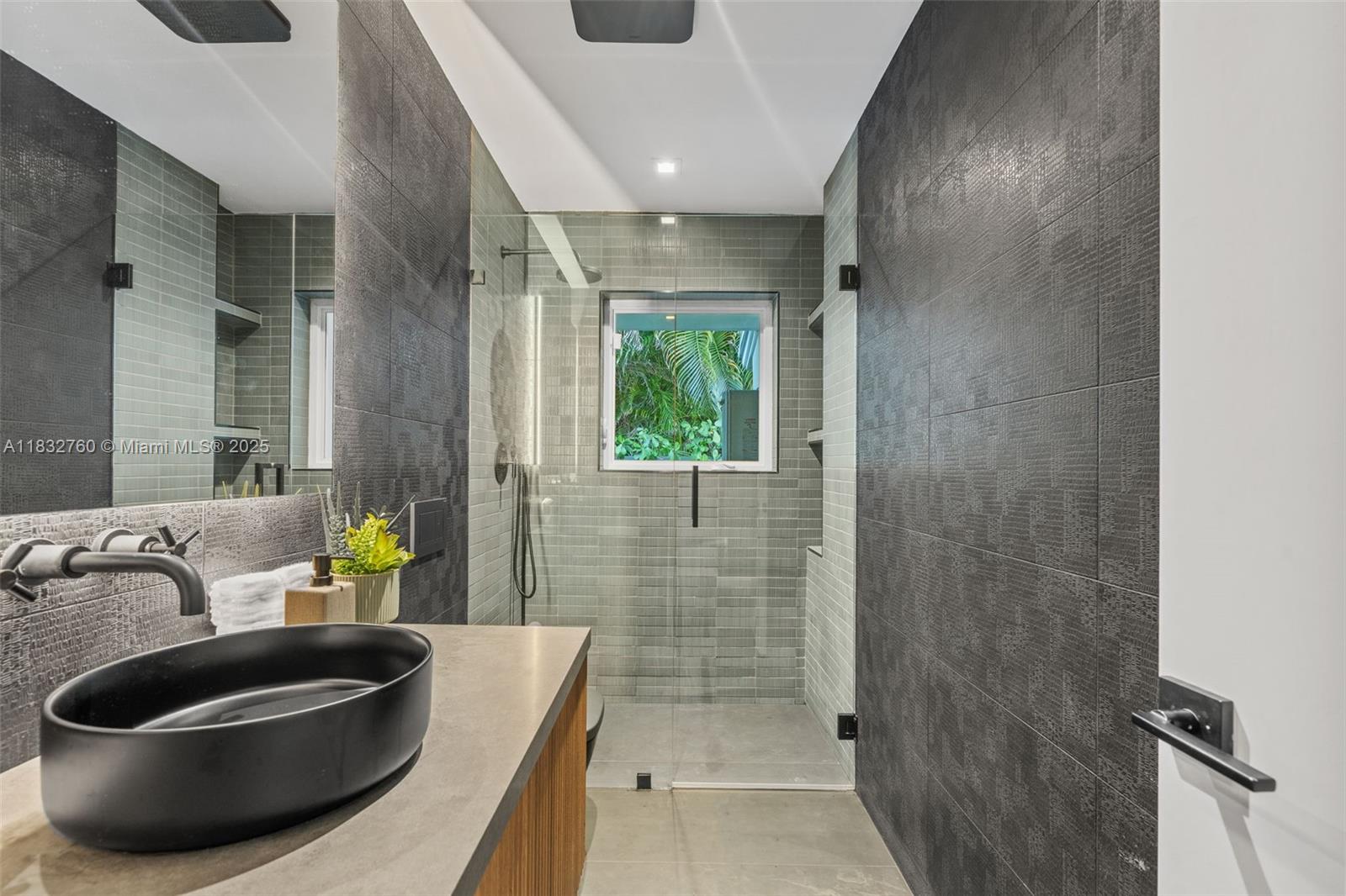 Miami, Florida, 33137, United States, 4 Bedrooms Bedrooms, ,5 BathroomsBathrooms,Residential,For Sale,1883564