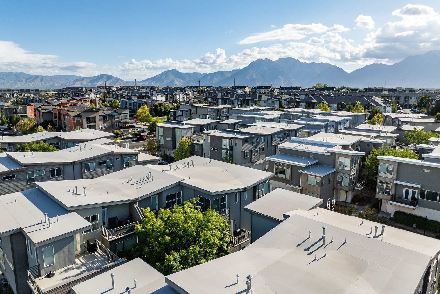  Upgraded & Move-In Ready at Rooftops at 78 Hundred - 物件實景