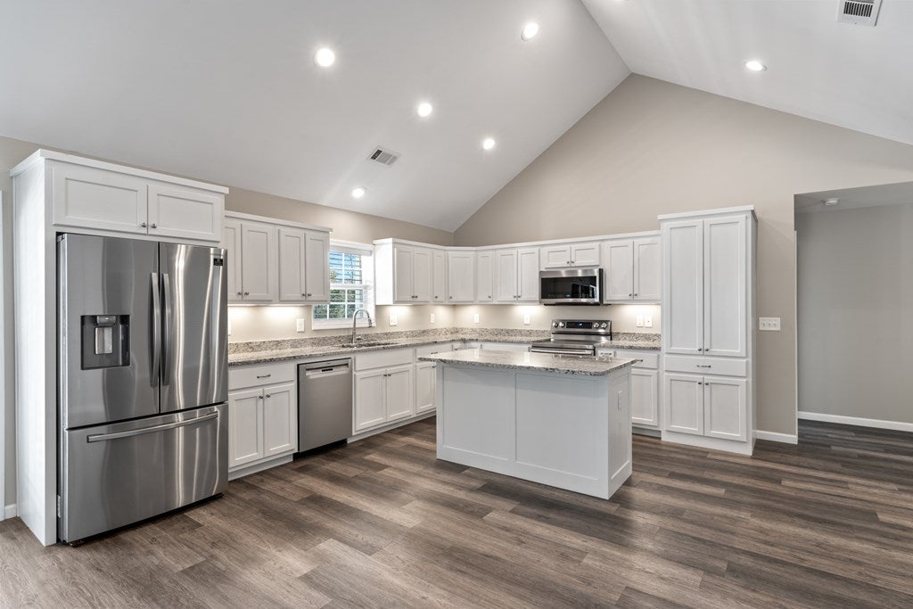 Blue Ridge, Georgia, 30513, United States, 3 Bedrooms Bedrooms, ,2 BathroomsBathrooms,Residential,For Sale,1987936