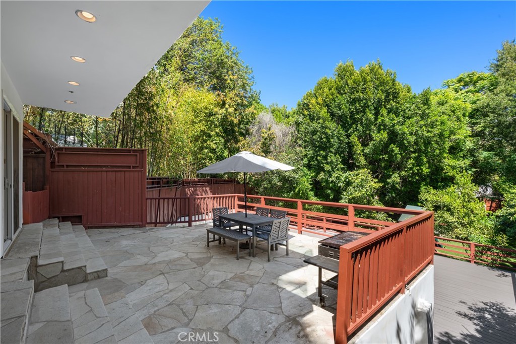 Los Angeles, California, 90046, United States, 3 Bedrooms Bedrooms, ,4 BathroomsBathrooms,Residential,For Sale,1817494
