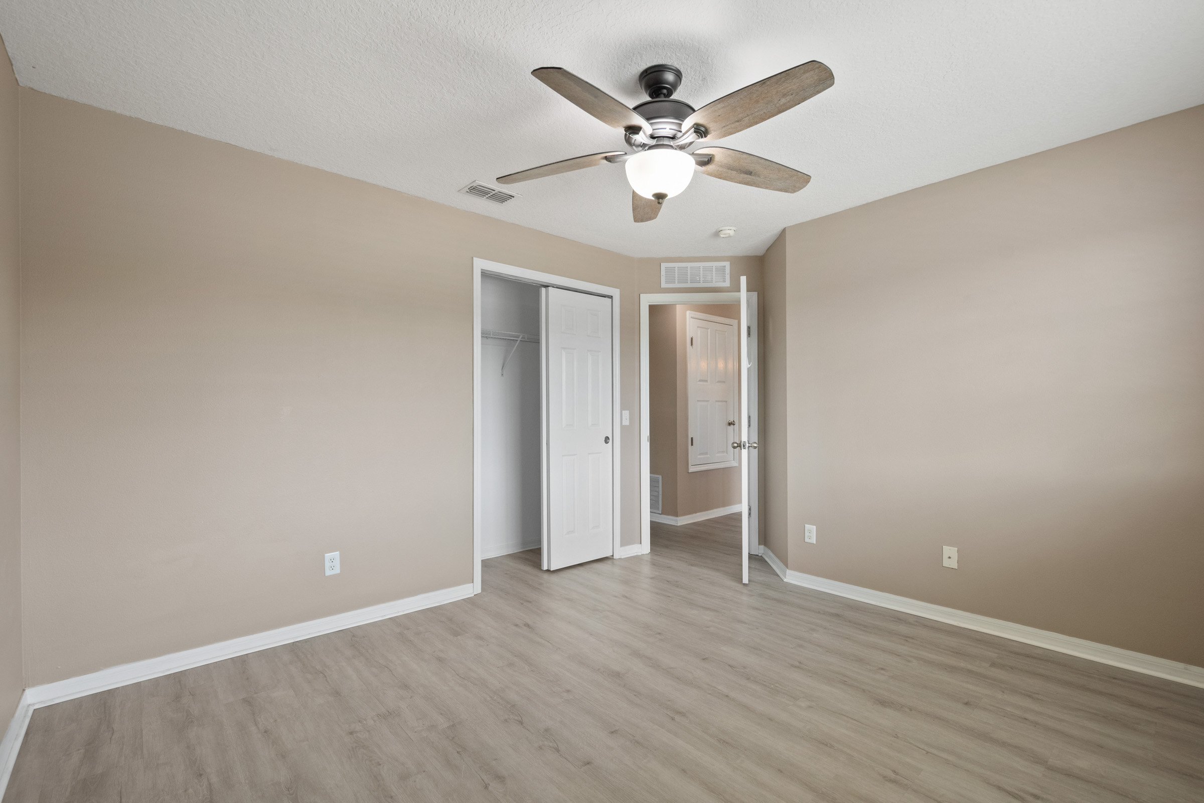 Winter Garden, Florida, 34787, United States, 5 Bedrooms Bedrooms, ,3 BathroomsBathrooms,Residential,For Sale,1935885