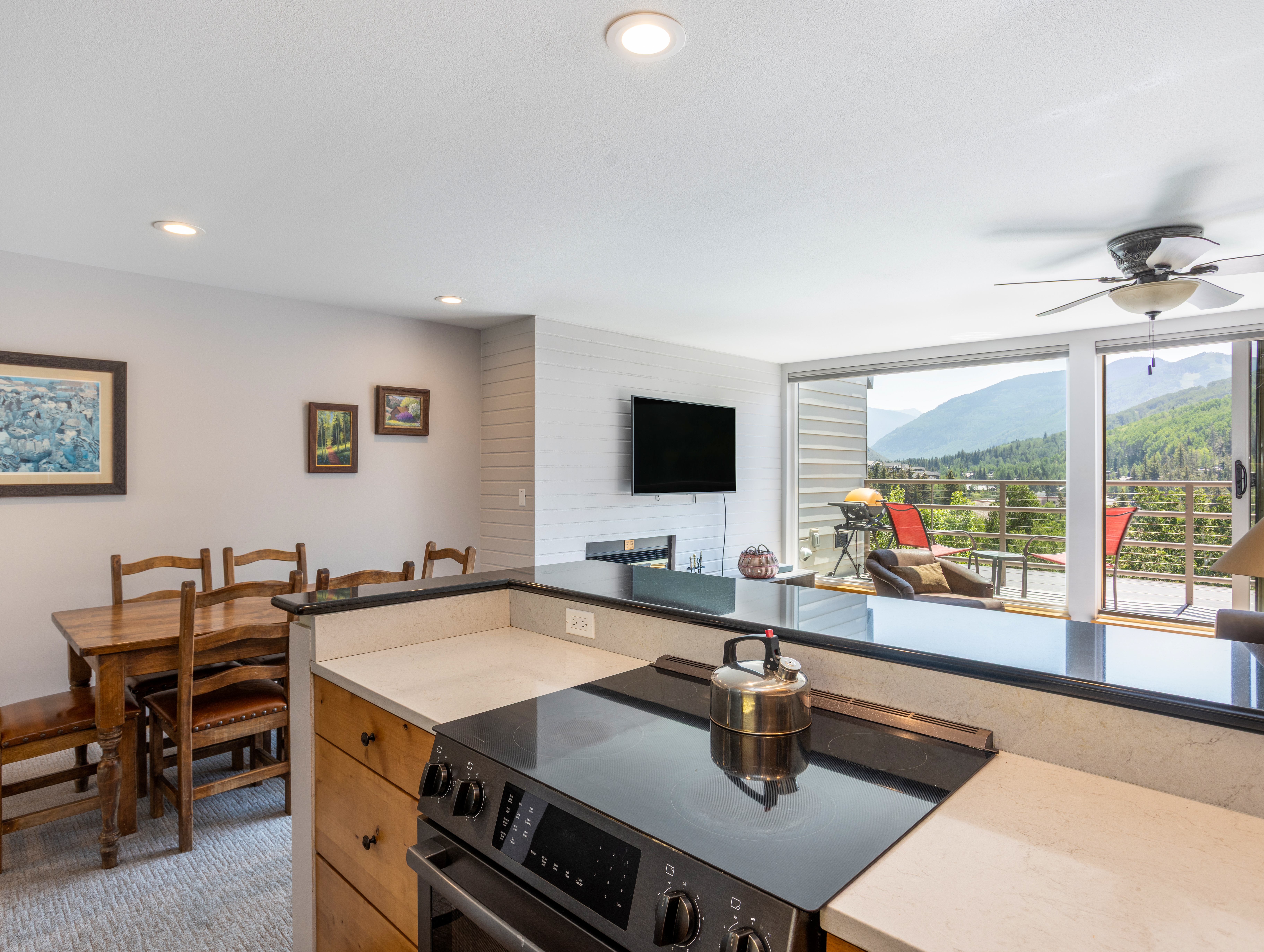  South-Facing Views of Vail Mountain and The Gore Range - 物件實景