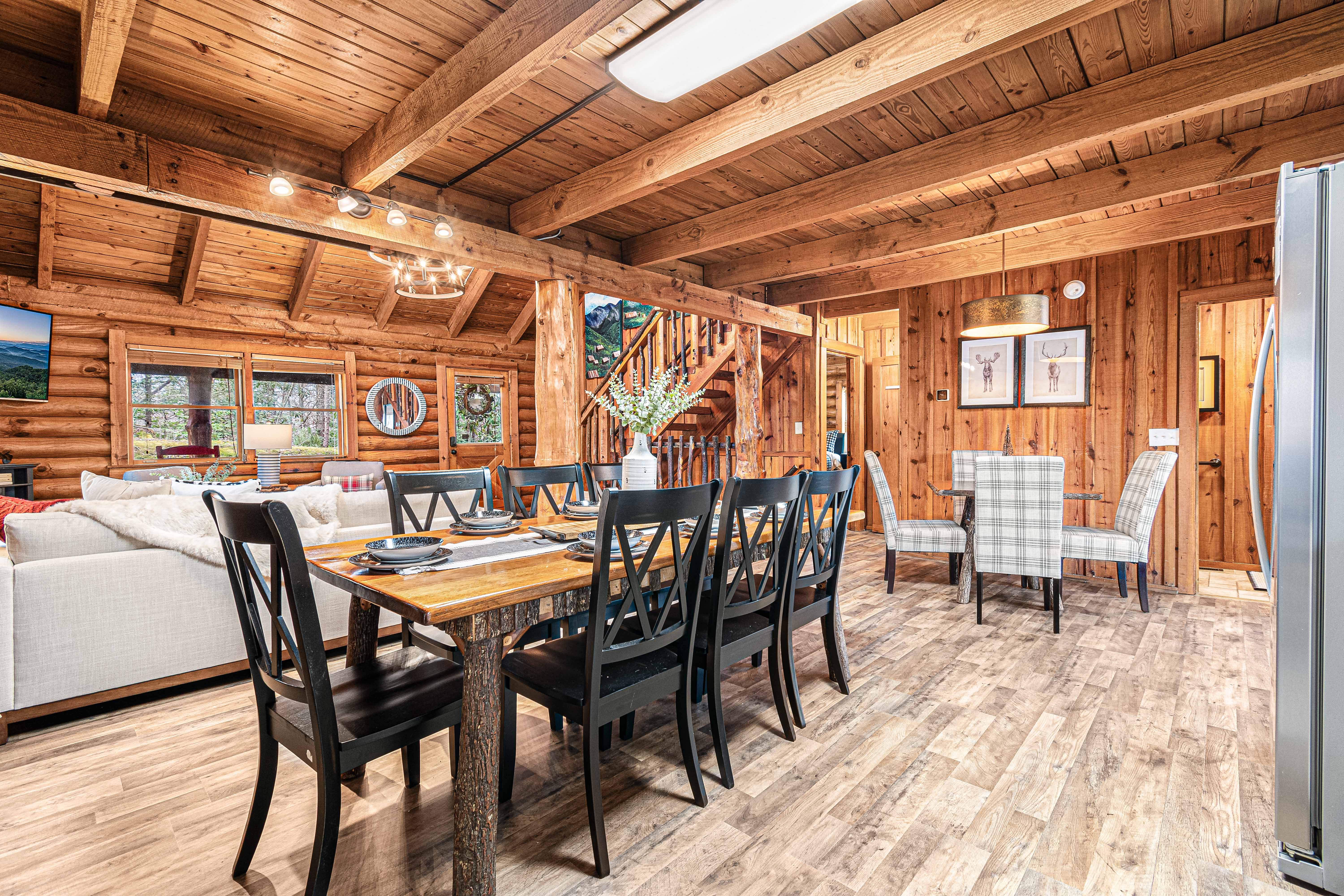 Gatlinburg, Tennessee, 37738, United States, 3 Bedrooms Bedrooms, ,4 BathroomsBathrooms,Residential,For Sale,1977450