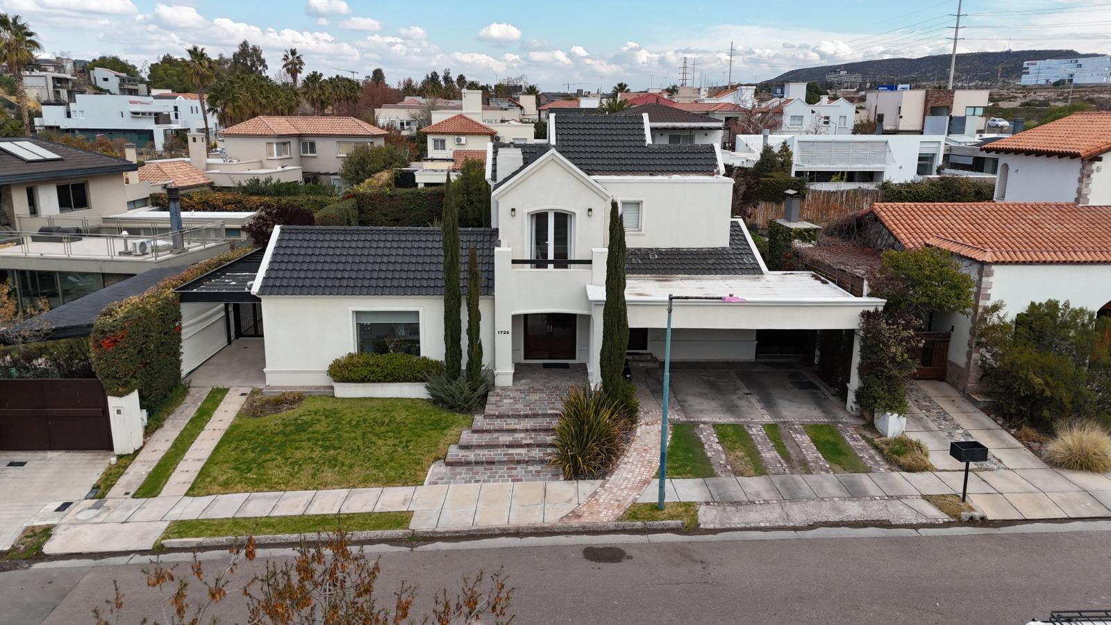 Godoy Cruz, AR-M, AR, 5 Bedrooms Bedrooms, ,4 BathroomsBathrooms,Residential,For Sale,1961859