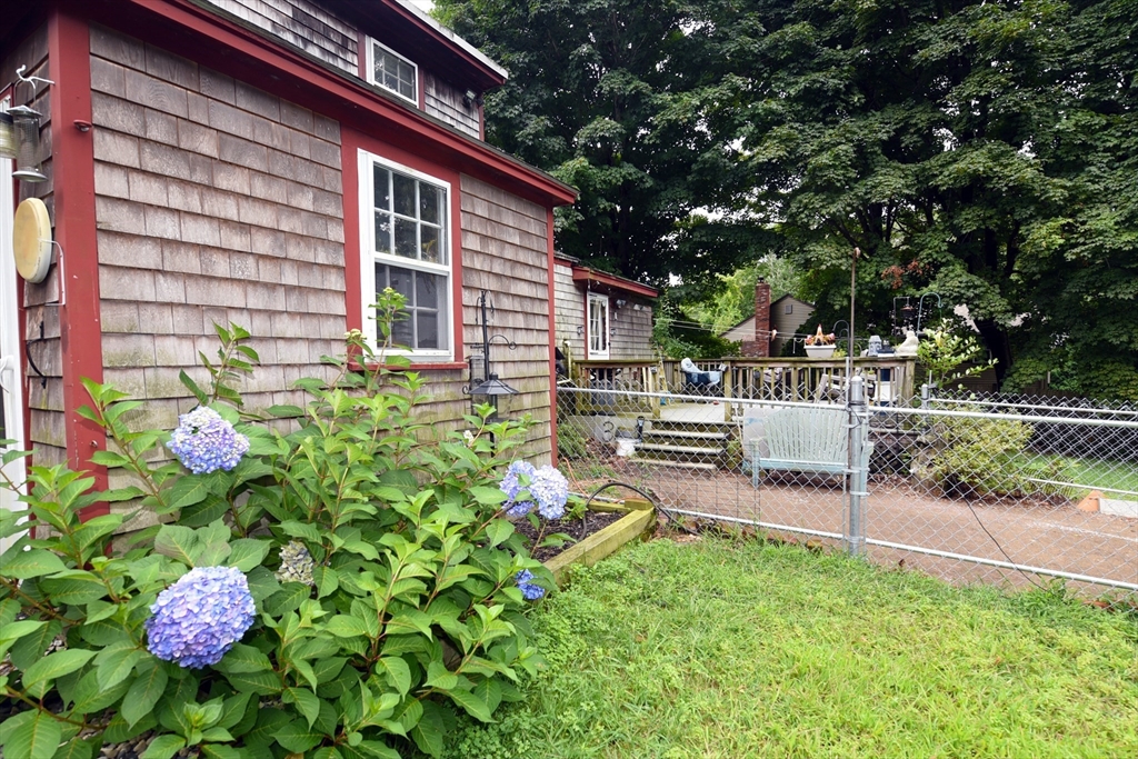 Rockland, Massachusetts, 02370, United States, 3 Bedrooms Bedrooms, ,2 BathroomsBathrooms,Residential,For Sale,1903507