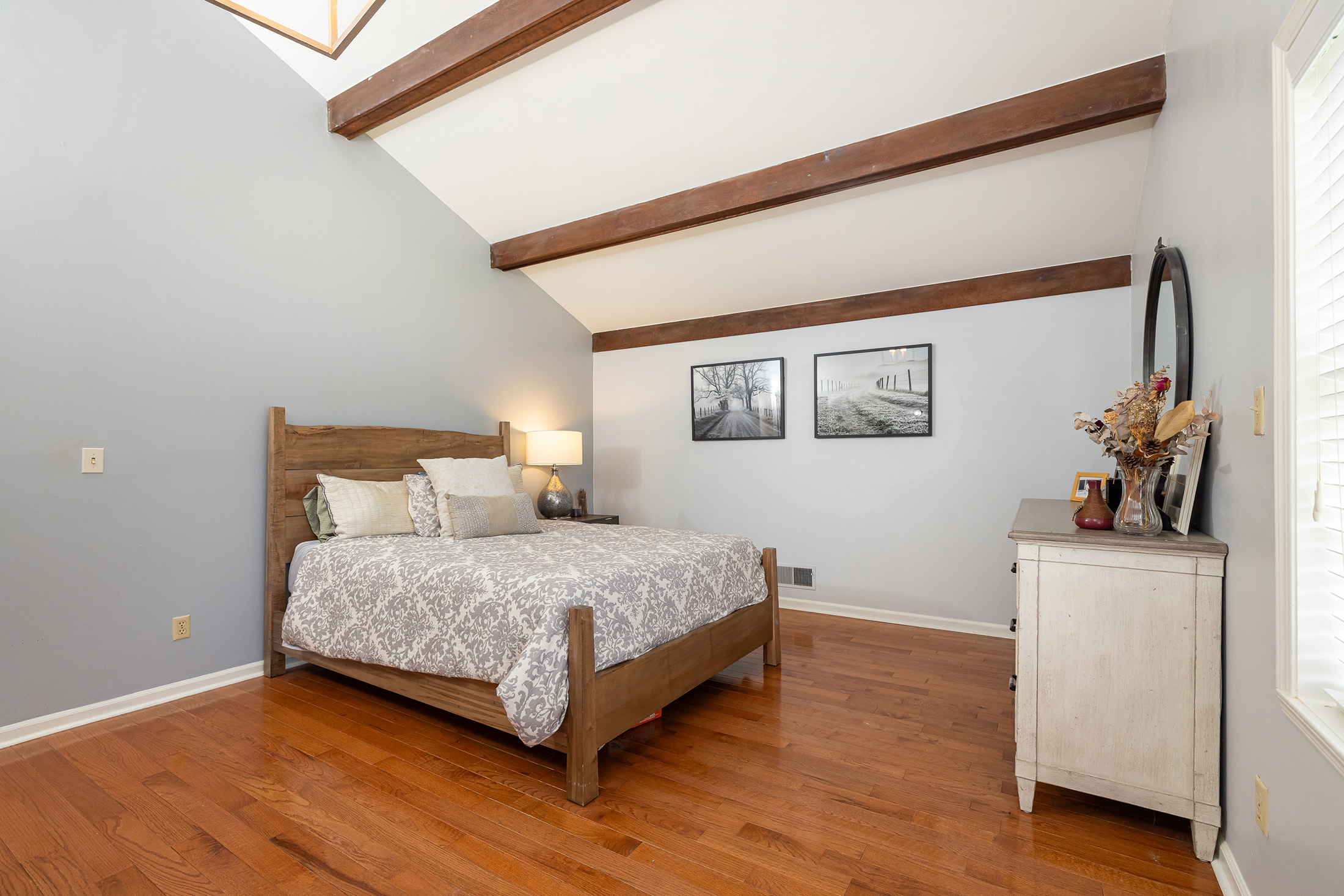  Beautifully Updated Home in Sought-after Arden Woods Neighborhood of Dunwoody - 物件實景