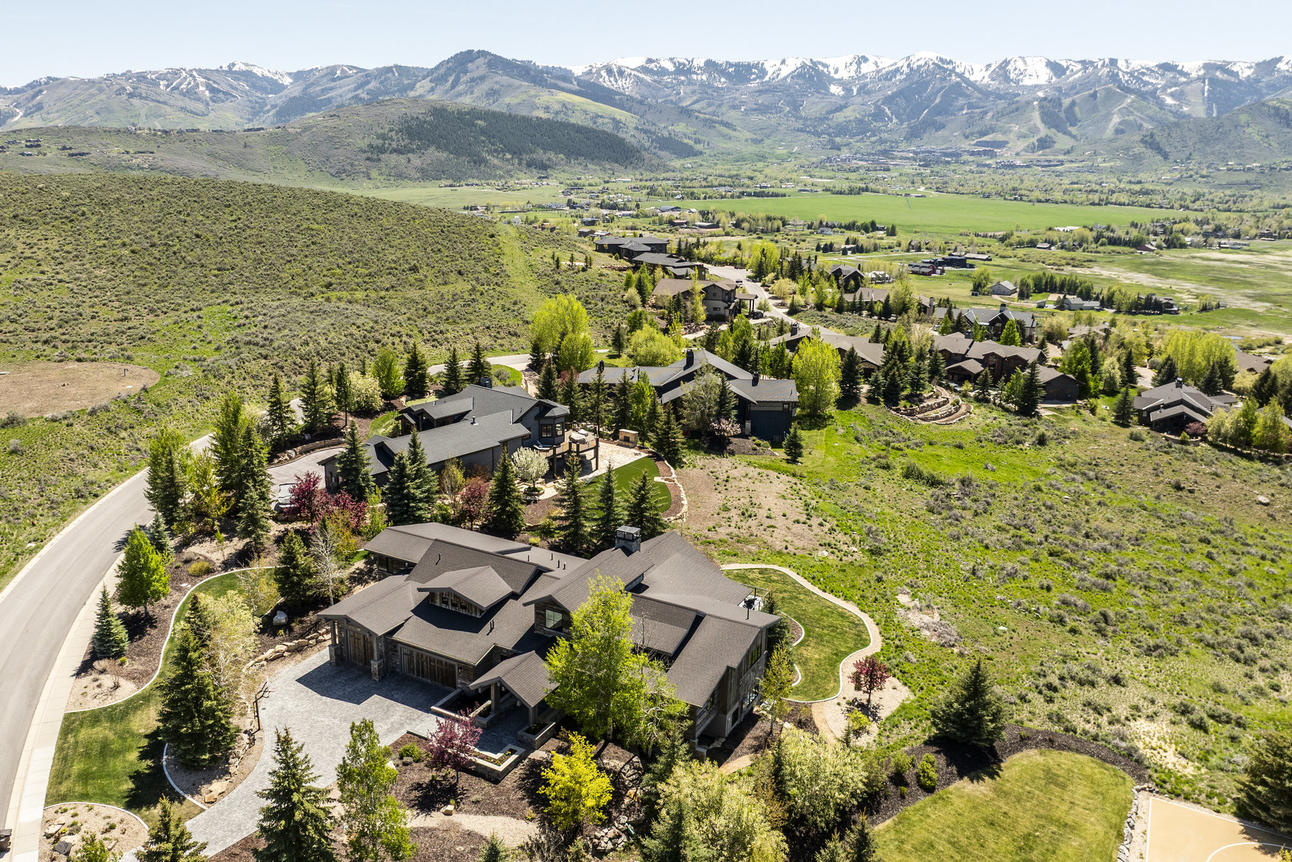  Framed by Panoramic Mountain Views with Access to Round Valley