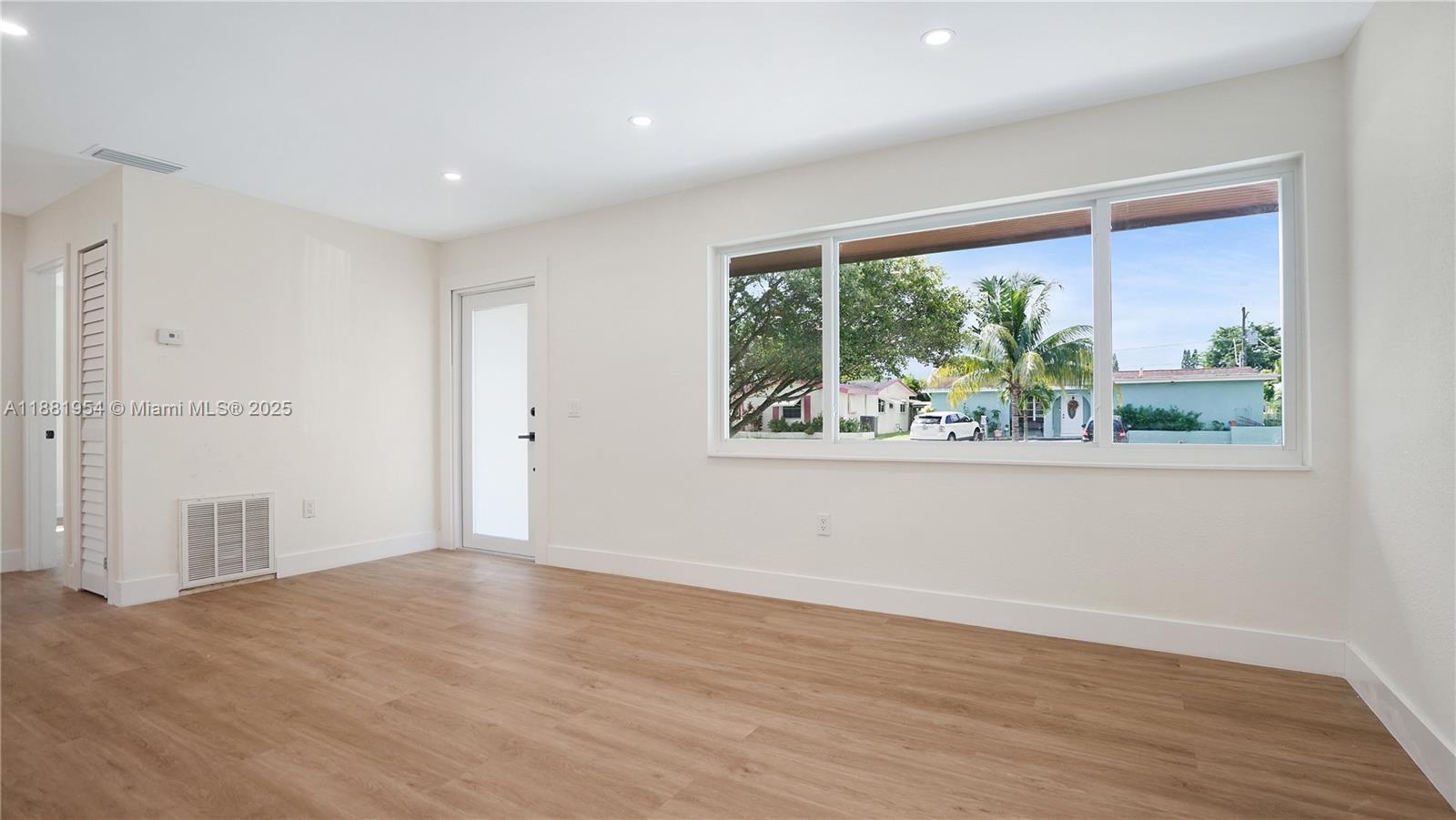 Sunrise, Florida, 33322, United States, 3 Bedrooms Bedrooms, ,2 BathroomsBathrooms,Residential,For Sale,1950754