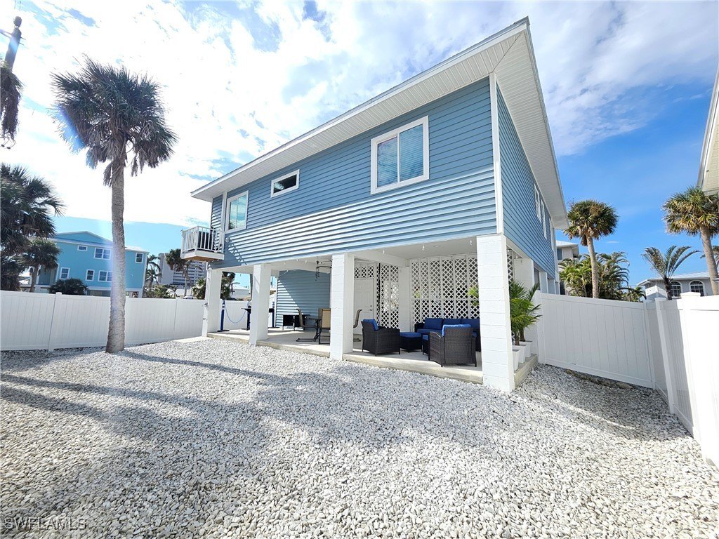 Fort Myers Beach, Florida, 33931, United States, 3 Bedrooms Bedrooms, ,2 BathroomsBathrooms,Residential,For Sale,1895274