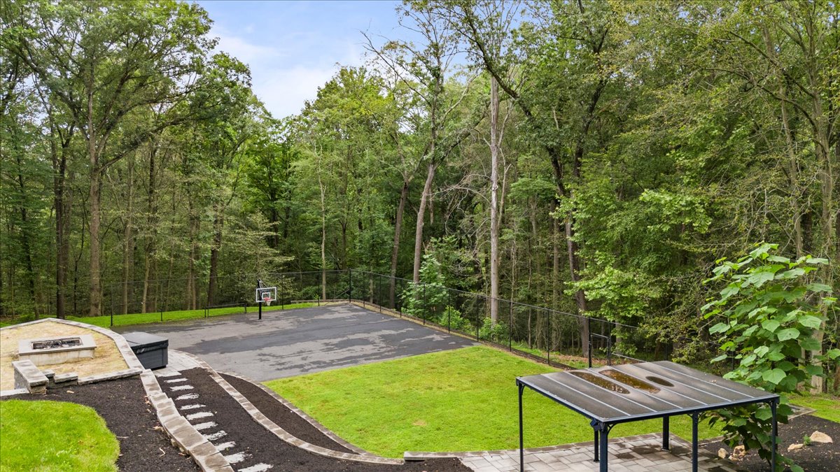 Bernardsville, New Jersey, 07924, United States, 5 Bedrooms Bedrooms, ,6 BathroomsBathrooms,Residential,For Sale,1981424