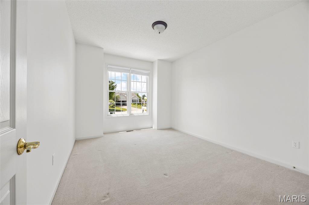 Lake St Louis, Missouri, 63367, United States, 2 Bedrooms Bedrooms, ,2 BathroomsBathrooms,Residential,For Sale,1901912