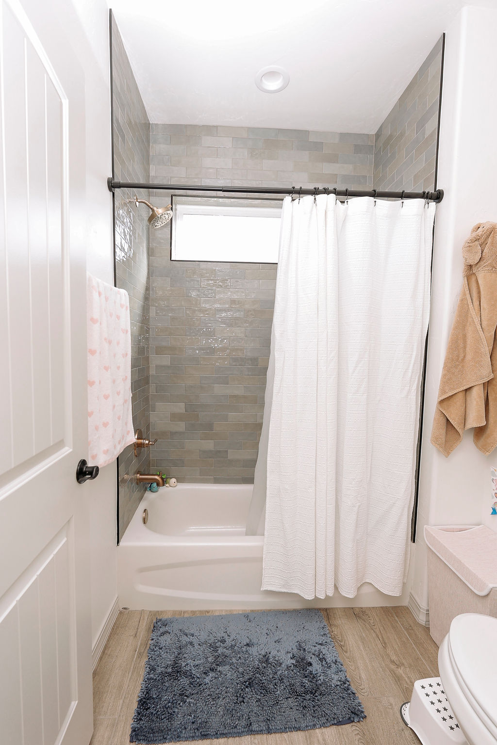 Carlsbad, New Mexico, 88220, United States, 4 Bedrooms Bedrooms, ,3 BathroomsBathrooms,Residential,For Sale,2012114