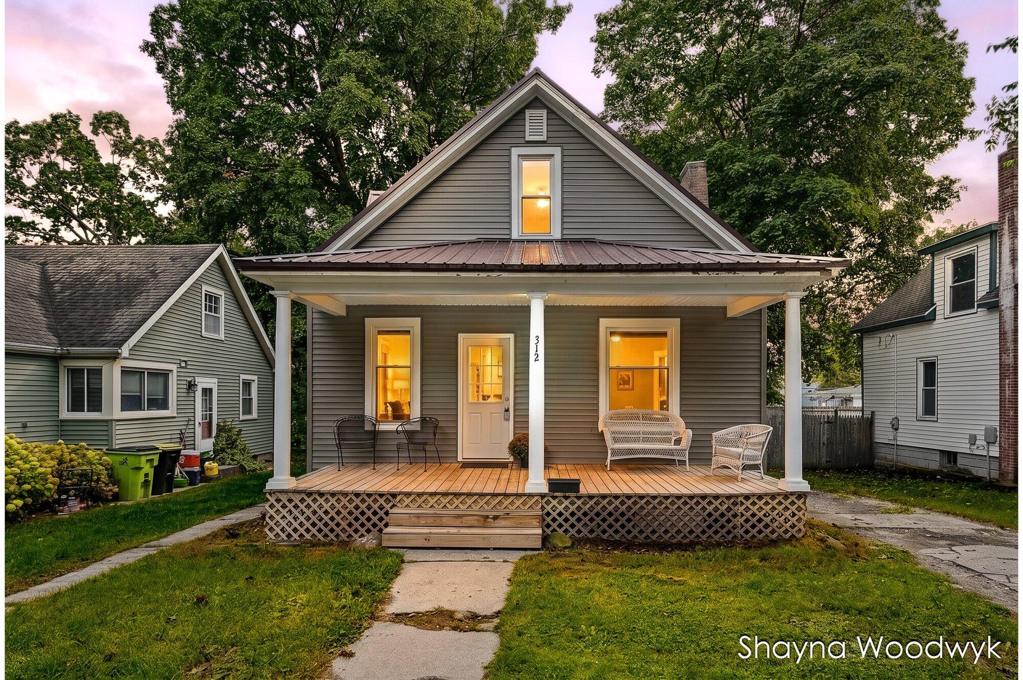 Irving St, Greenville, MI 48838