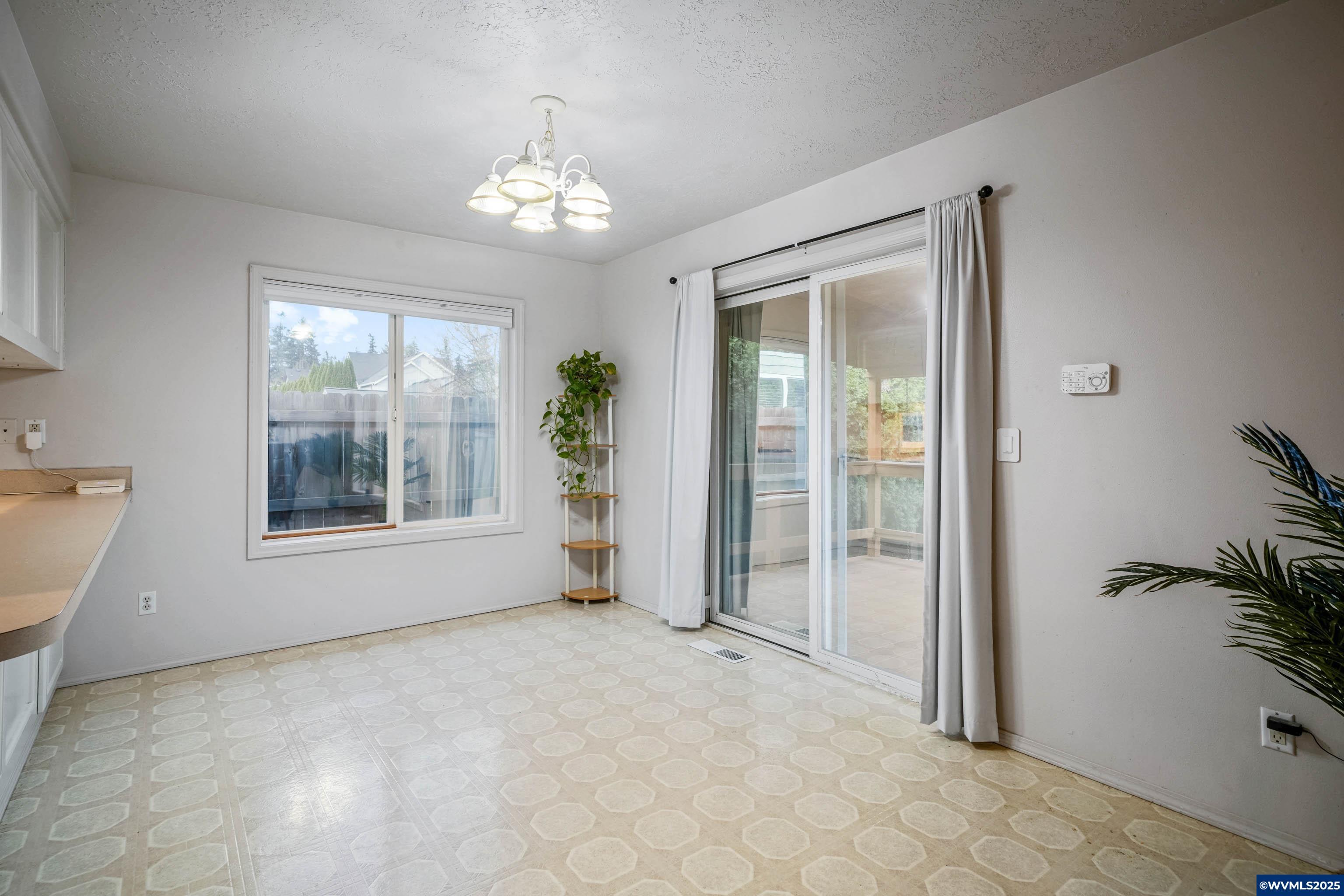 Keizer, Oregon, 97303, United States, 3 Bedrooms Bedrooms, ,2 BathroomsBathrooms,Residential,For Sale,1995738