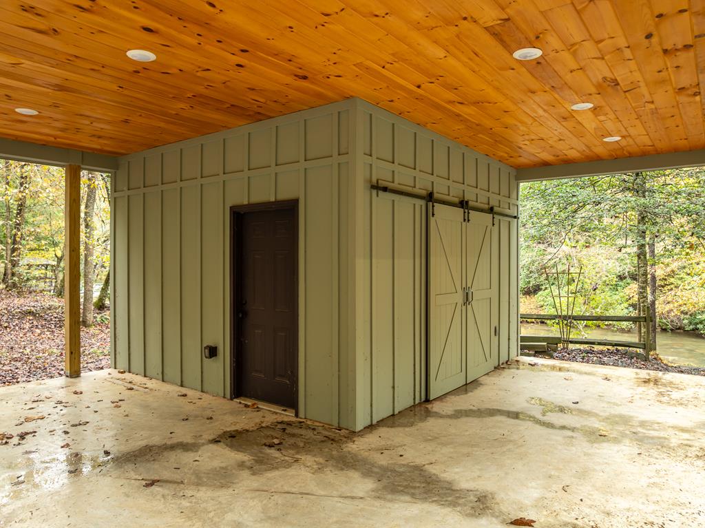 Ellijay, Georgia, 30540, United States, 3 Bedrooms Bedrooms, ,2 BathroomsBathrooms,Residential,For Sale,1972067