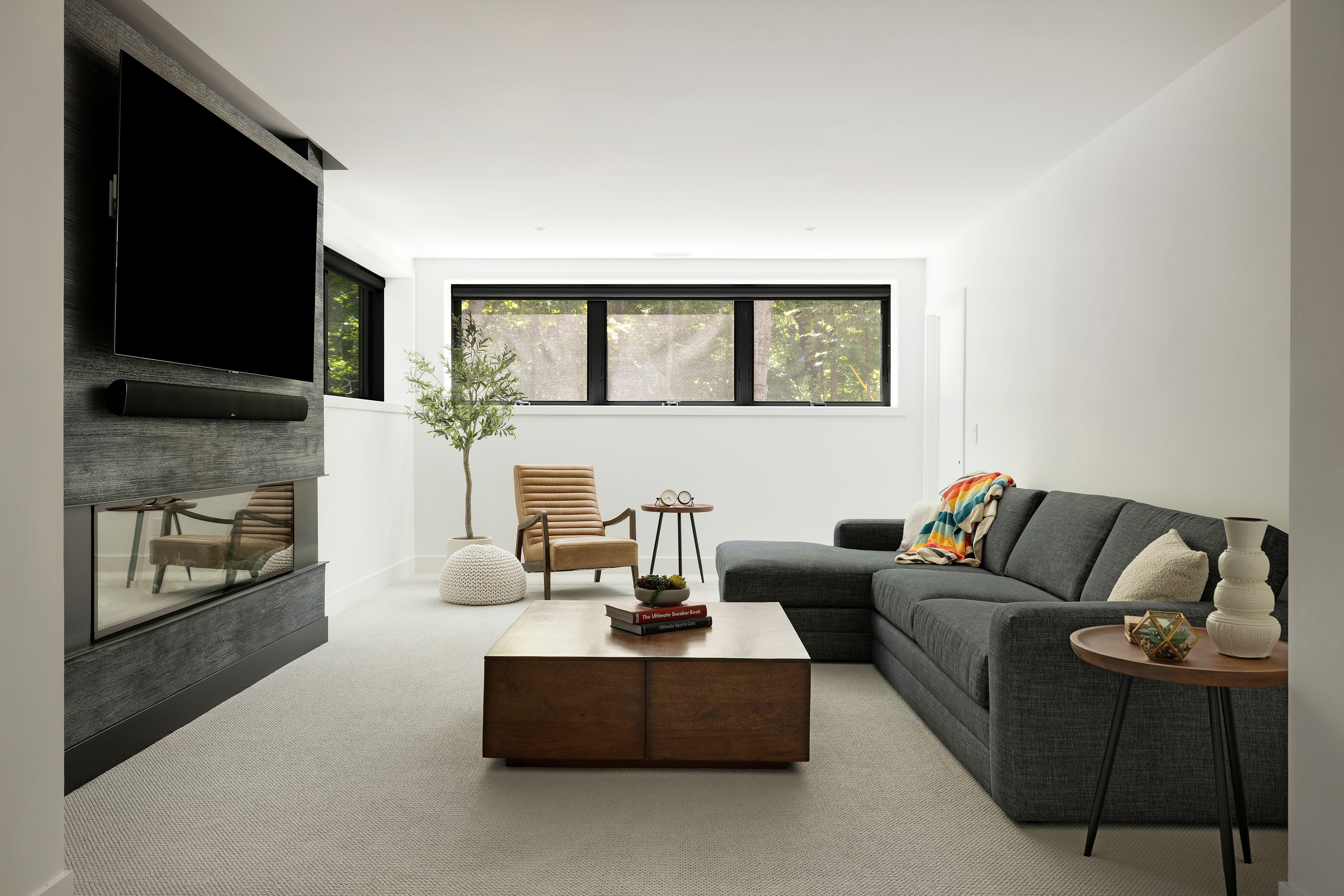  Modern Creekside Retreat with Rooftop Terrace and Views - 物件實景
