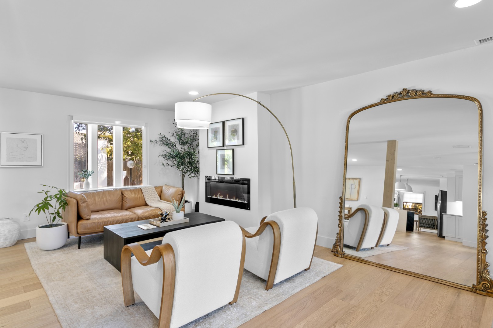 Tampa, Florida, 33629, United States, 4 Bedrooms Bedrooms, ,5 BathroomsBathrooms,Residential,For Sale,2010401