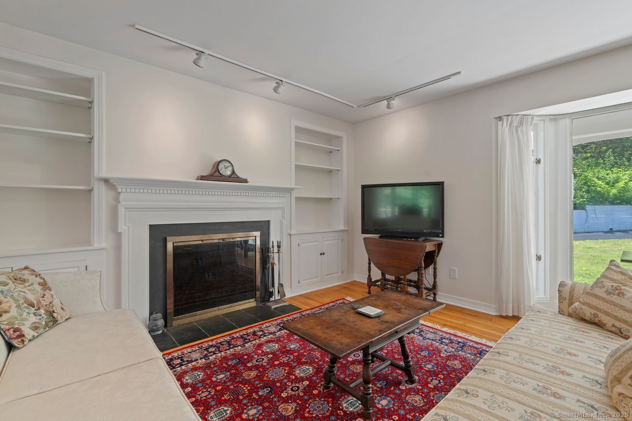 Old Lyme, Connecticut, 06371, United States, 4 Bedrooms Bedrooms, ,3 BathroomsBathrooms,Residential,For Sale,1856921