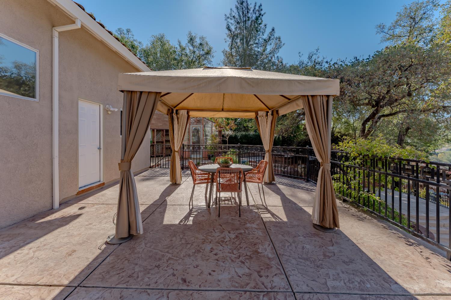 El Dorado Hills, California, 95762, United States, 4 Bedrooms Bedrooms, ,3 BathroomsBathrooms,Residential,For Sale,1987748