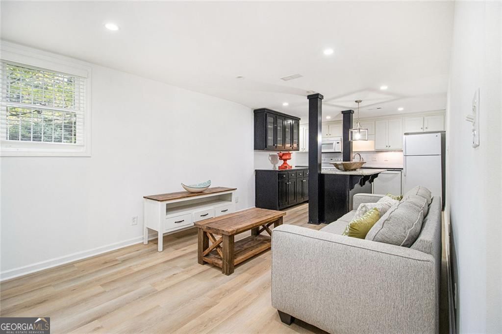 Atlanta, Georgia, 30345, United States, 4 Bedrooms Bedrooms, ,4 BathroomsBathrooms,Residential,For Sale,1929806