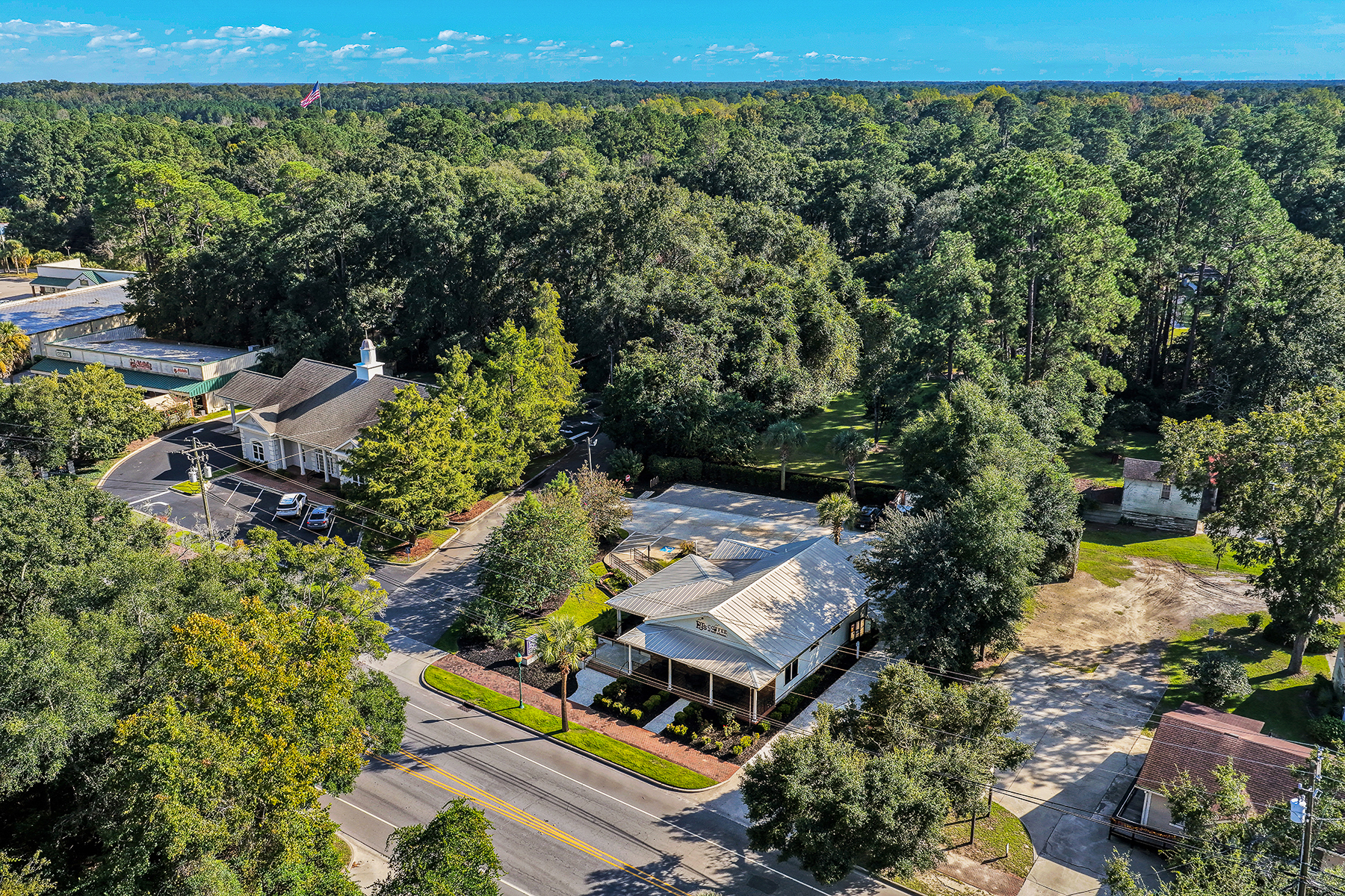  8026 Main Street, Ridgeland - 物件實景