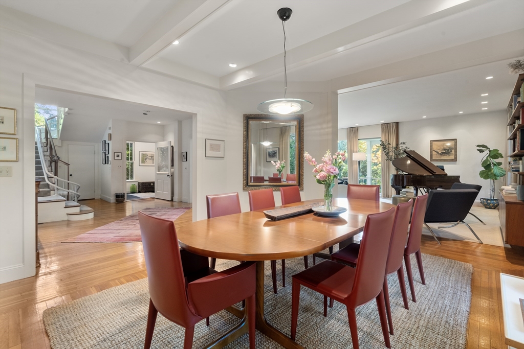 Cambridge, Massachusetts, 02138, United States, 6 Bedrooms Bedrooms, ,4 BathroomsBathrooms,Residential,For Sale,1957179