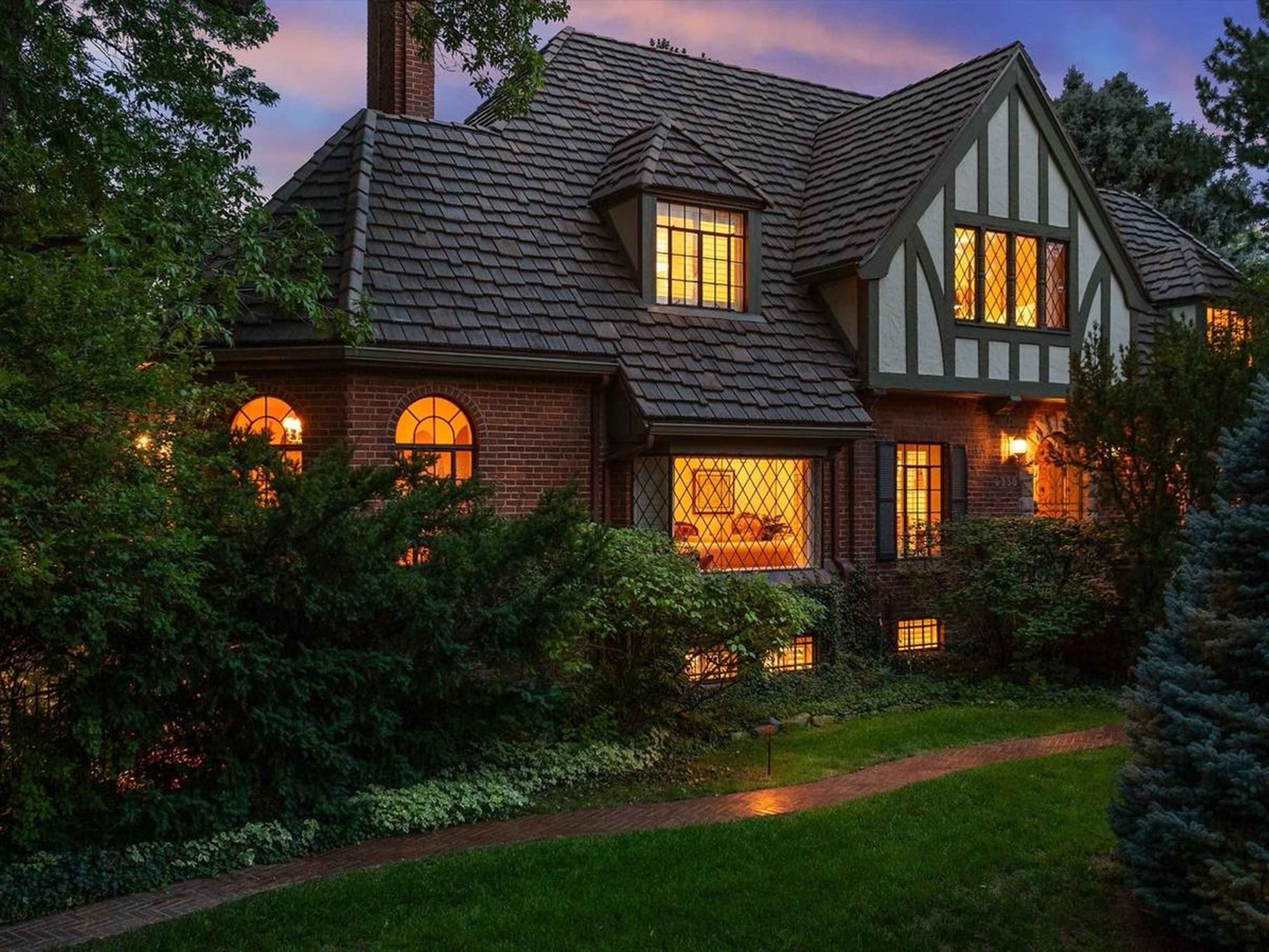  Rare Private Park Lot Near Cherry Creek with Sunroom Viking Kitchen & Spa Suite - 物件實景