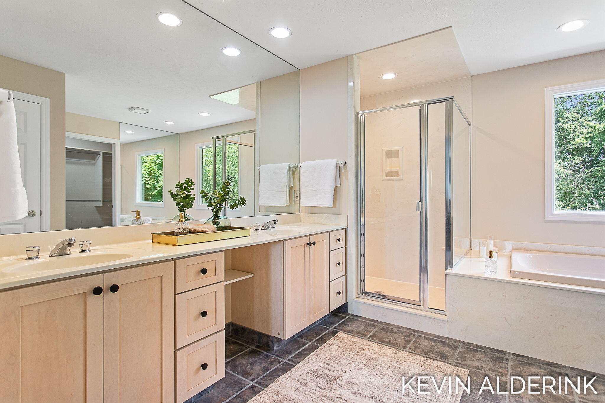 Holland, Michigan, 49423, United States, 5 Bedrooms Bedrooms, ,6 BathroomsBathrooms,Residential,For Sale,1908237