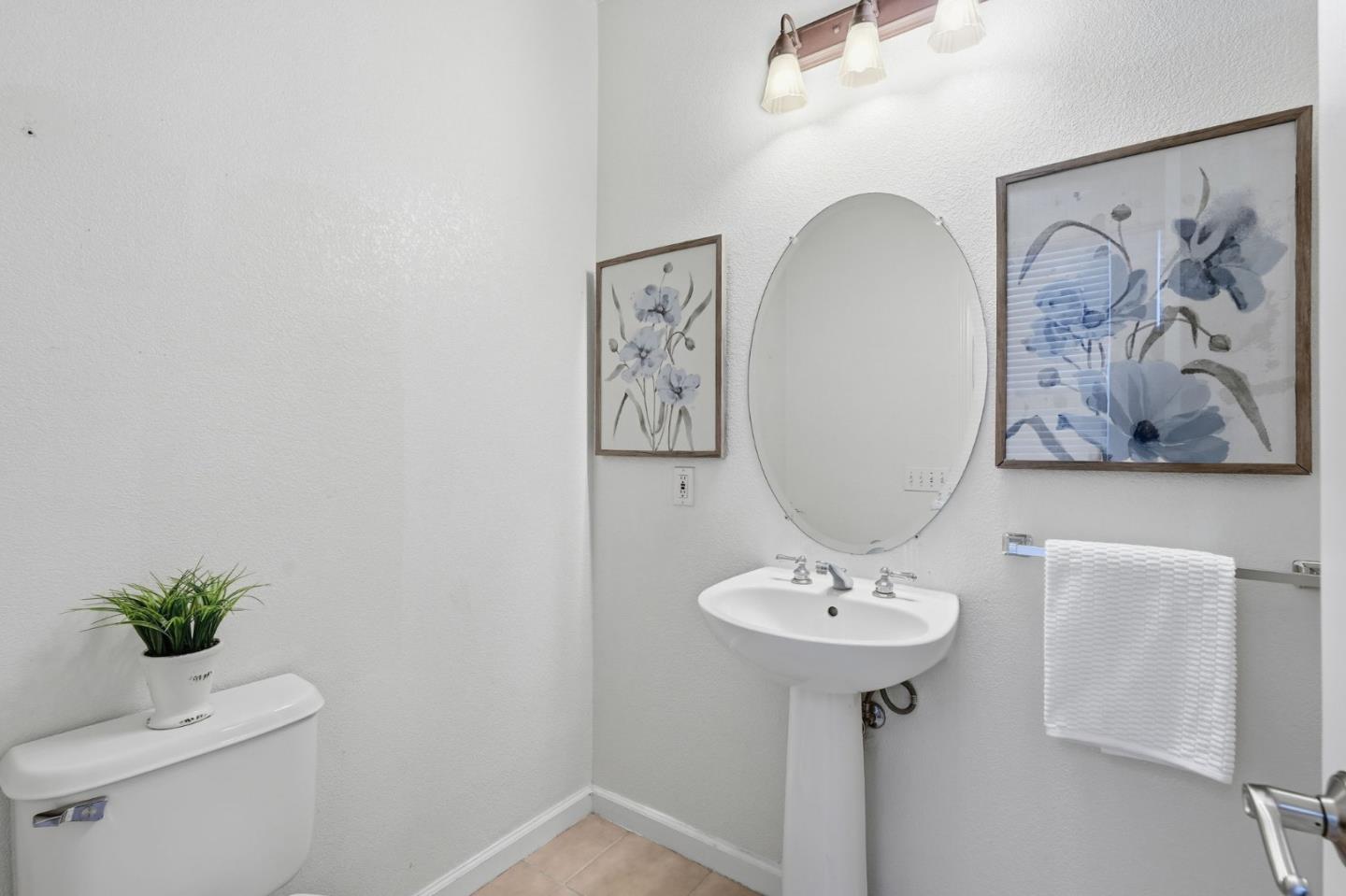 Modesto, California, 95356, United States, 4 Bedrooms Bedrooms, ,3 BathroomsBathrooms,Residential,For Sale,1989424