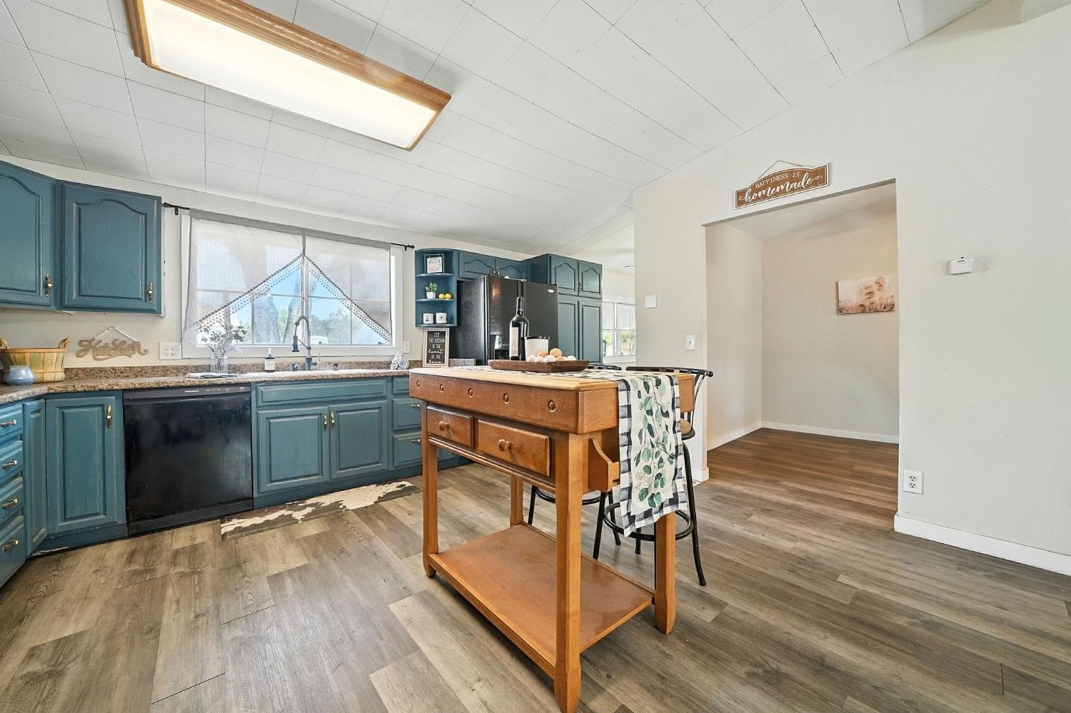 Valley Springs, California, 95252, United States, 3 Bedrooms Bedrooms, ,2 BathroomsBathrooms,Residential,For Sale,1979453