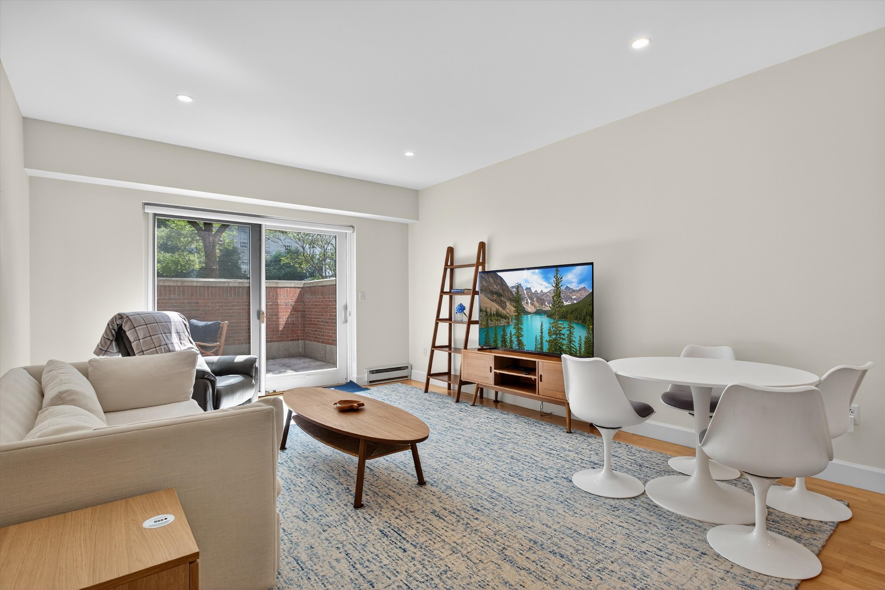  10 Bowdoin Street, Unit 202, Boston, MA, 02114 - 物件實景
