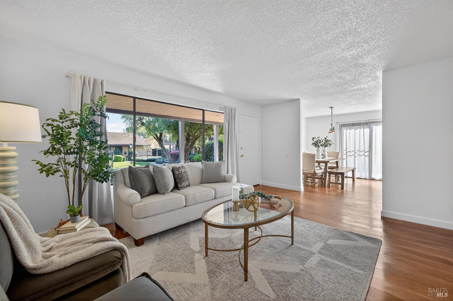 Sonoma, California, 95476, United States, 2 Bedrooms Bedrooms, ,2 BathroomsBathrooms,Residential,For Sale,2015978