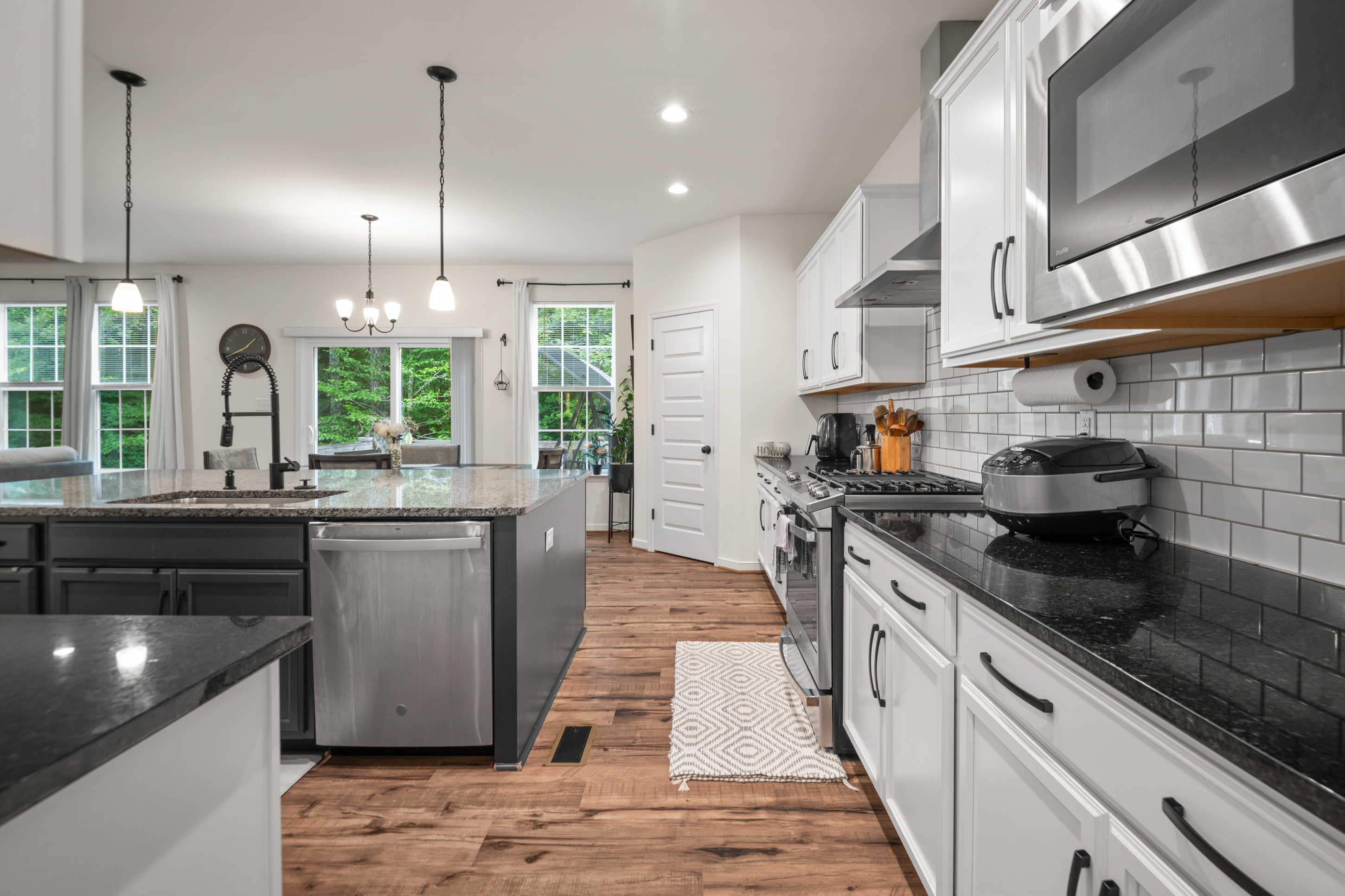 Moseley, Virginia, 23120, United States, 5 Bedrooms Bedrooms, ,3 BathroomsBathrooms,Residential,For Sale,1915307