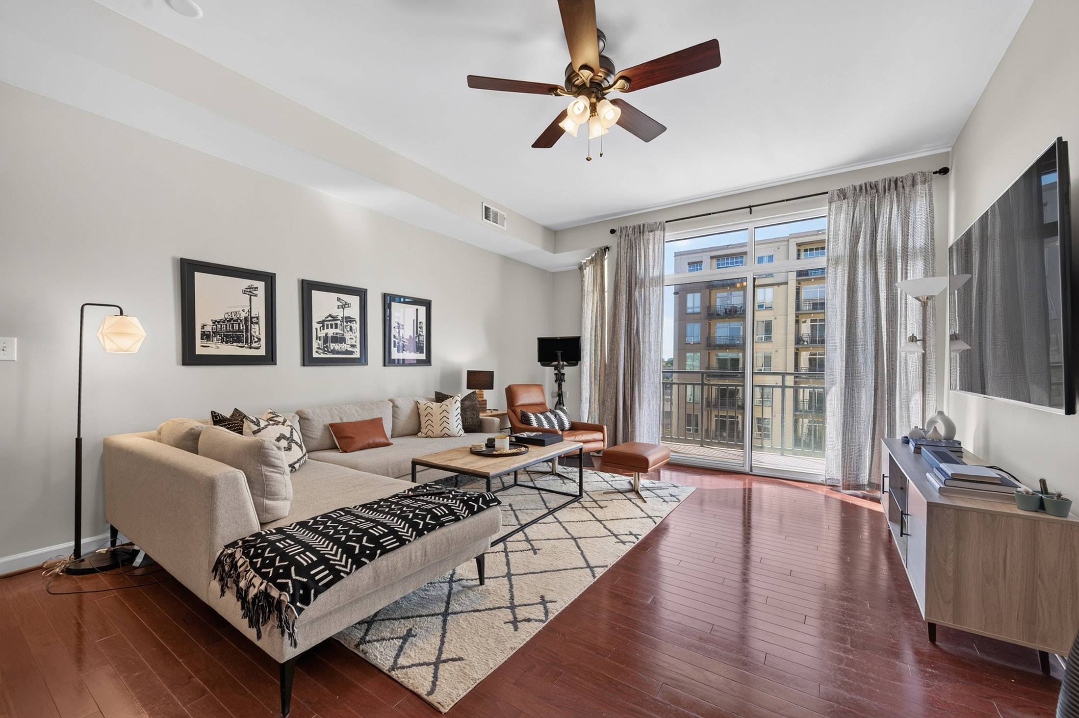  Stylish One Bedroom Condo with Great Amenities and Exceptional Buckhead Location - 物件實景