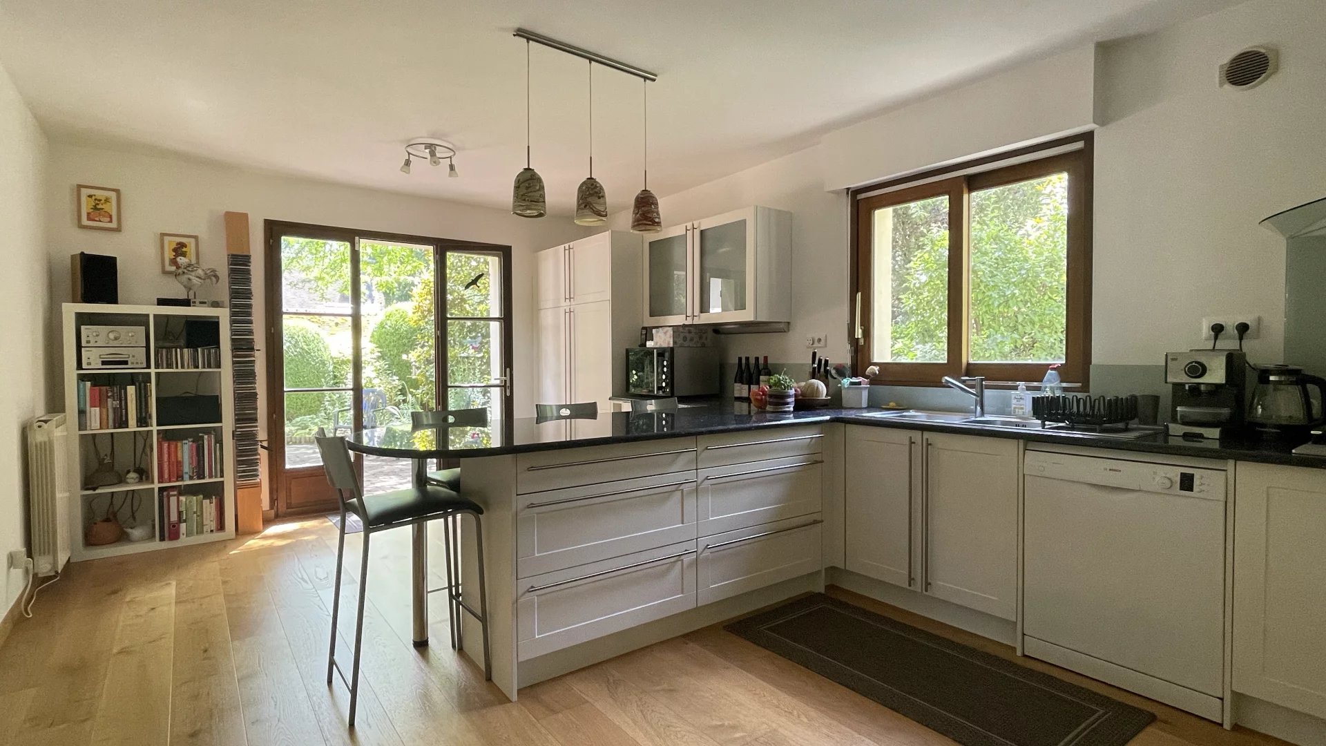 Samois-sur-Seine, Île-de-France, 77920, FR, 5 Bedrooms Bedrooms, ,4 BathroomsBathrooms,Residential,For Sale,1600874