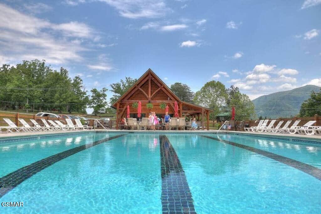 Sevierville, Tennessee, 37862, United States, 3 Bedrooms Bedrooms, ,3 BathroomsBathrooms,Residential,For Sale,1931805