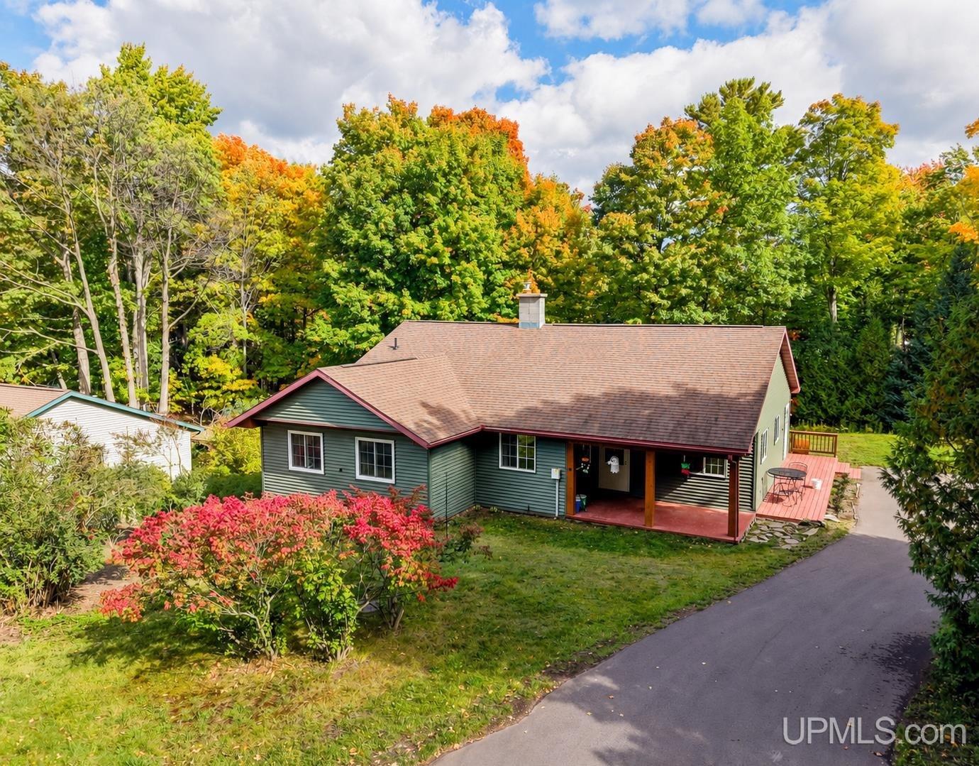Vandenboom Ave, Marquette, MI 49855