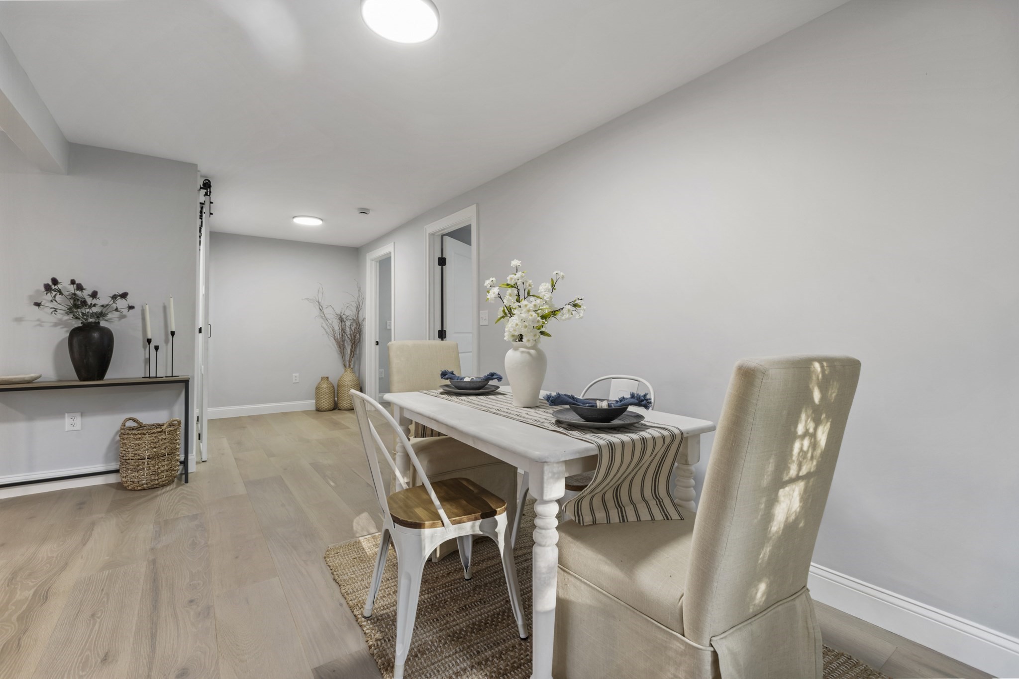 South Dartmouth, Massachusetts, 02748, United States, 4 Bedrooms Bedrooms, ,2 BathroomsBathrooms,Residential,For Sale,1977281