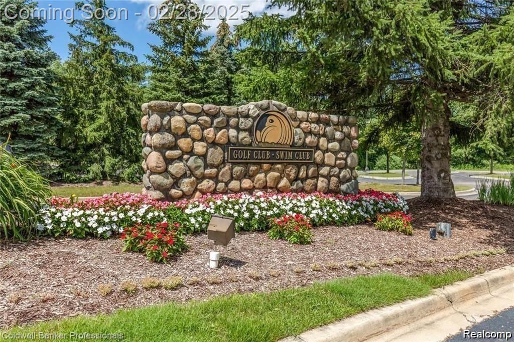 Oakland, Michigan, 48363, United States, 4 Bedrooms Bedrooms, ,6 BathroomsBathrooms,Residential,For Sale,1986538