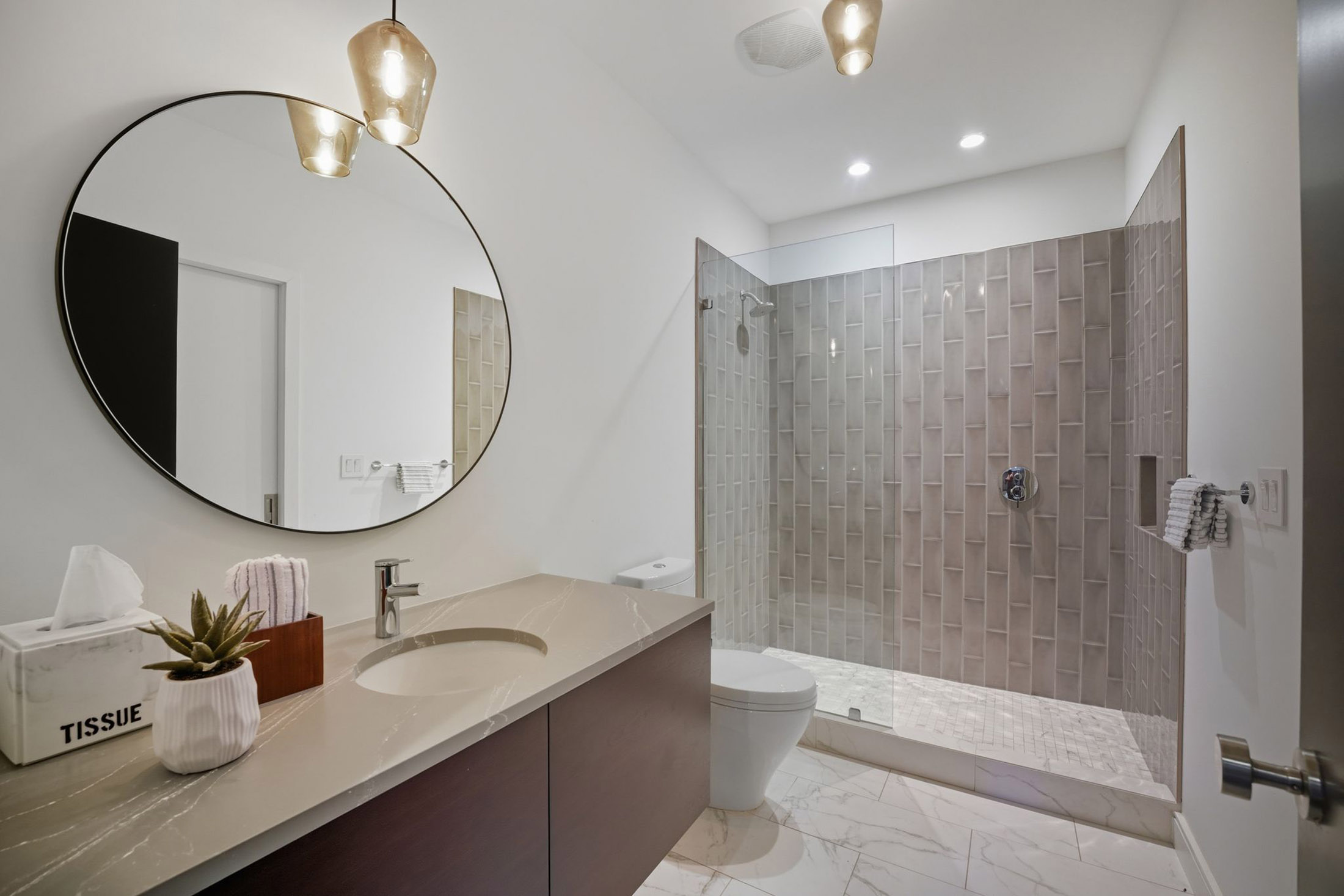  Magazine-worthy Mid-century Modern Retreat in the Heart of Morningside - 物件實景