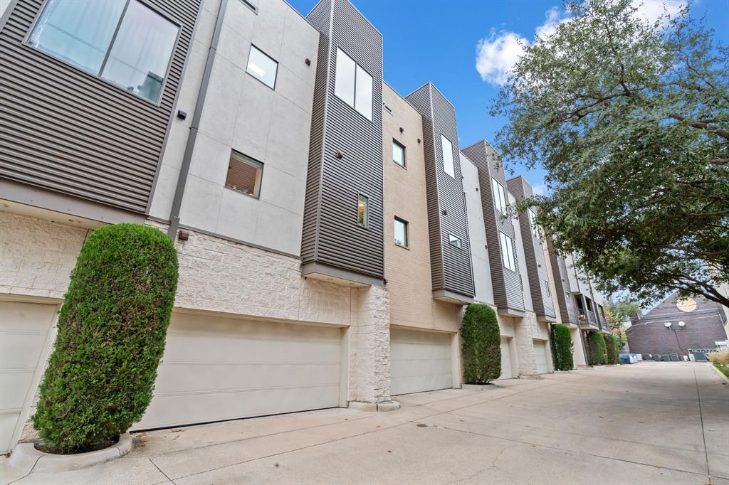Dallas, Texas, 75219, United States, 2 Bedrooms Bedrooms, ,3 BathroomsBathrooms,Residential,For Sale,1911883