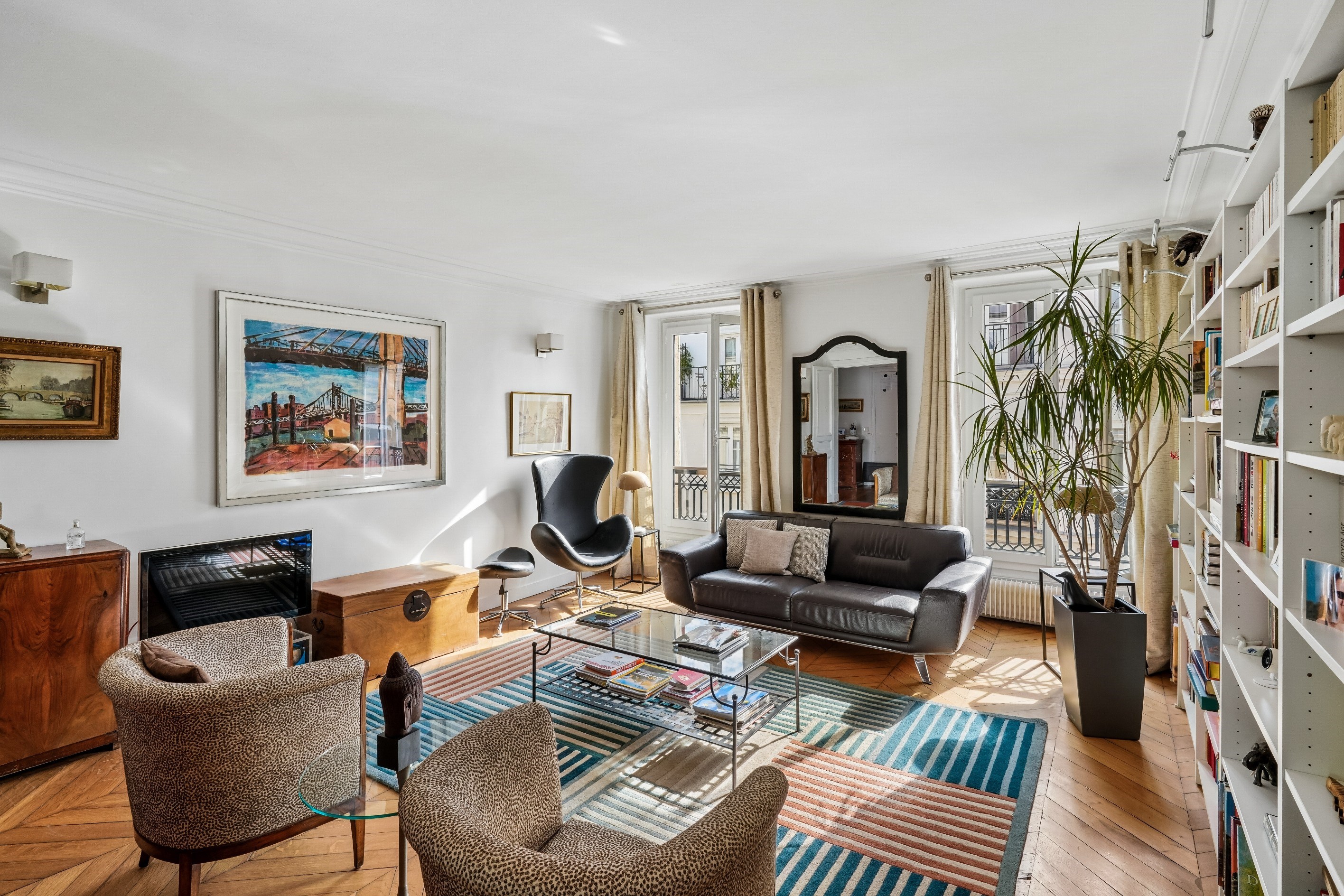  CHAMPS-ÉLYSÉES – MATIGNON - HAUSSMANNIAN ELEGANCE IN A 2 BEDROOM HAVEN - 物件實景