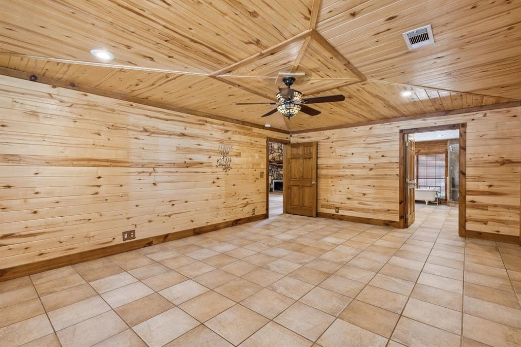 Pottsboro, Texas, 75076, United States, 3 Bedrooms Bedrooms, ,4 BathroomsBathrooms,Residential,For Sale,1949804