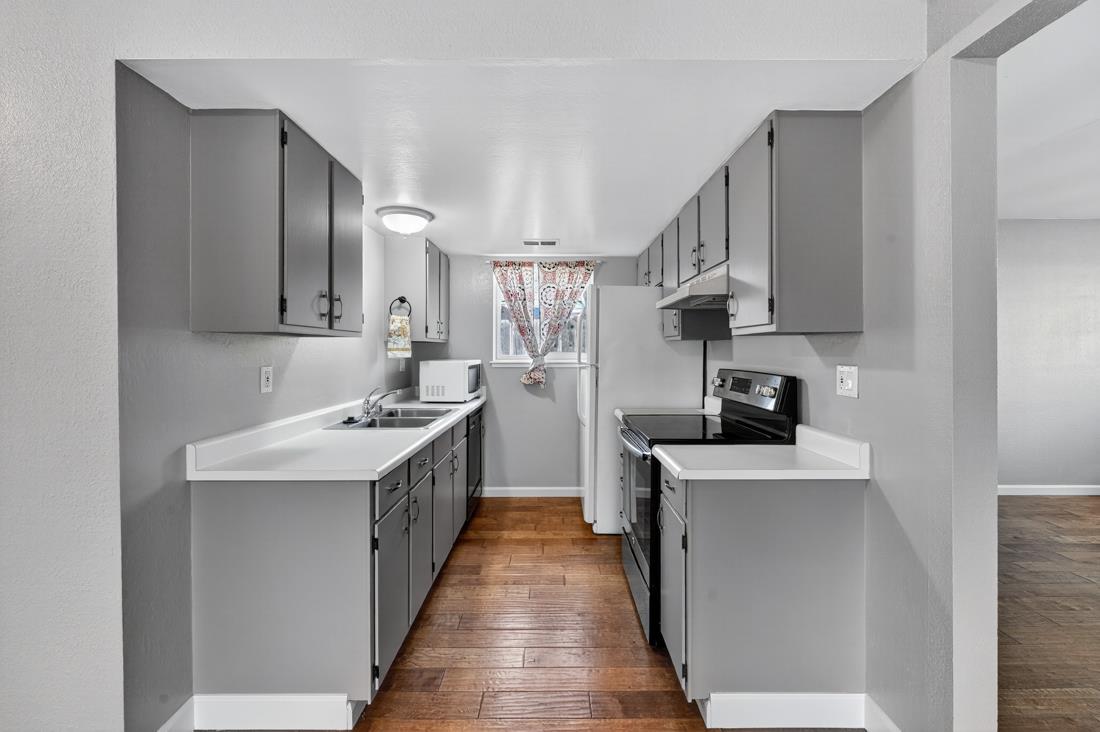 Watsonville, California, 95076, United States, 2 Bedrooms Bedrooms, ,1 BathroomBathrooms,Residential,For Sale,1969209