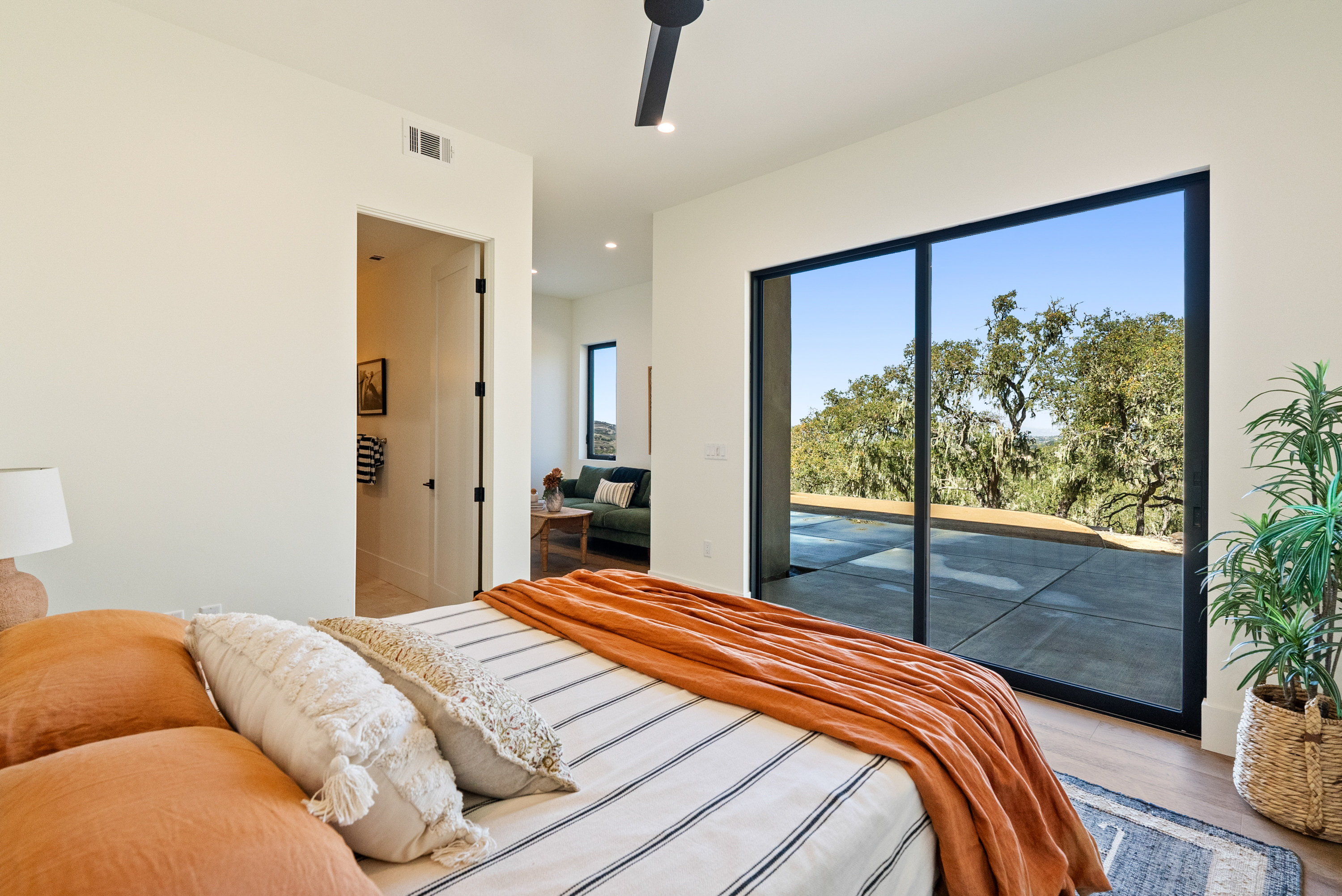  2220 Battering Rock - 物件實景