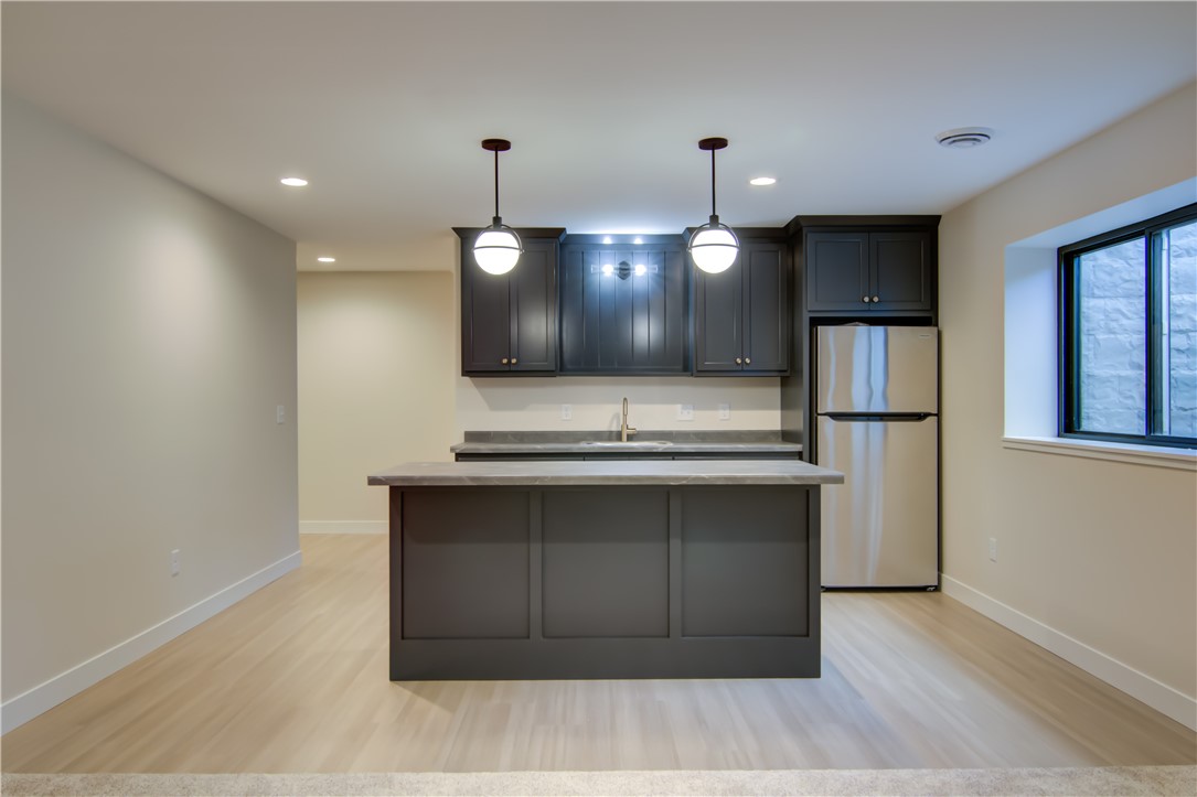 Eau Claire, Wisconsin, 54701, United States, 5 Bedrooms Bedrooms, ,3 BathroomsBathrooms,Residential,For Sale,1983873